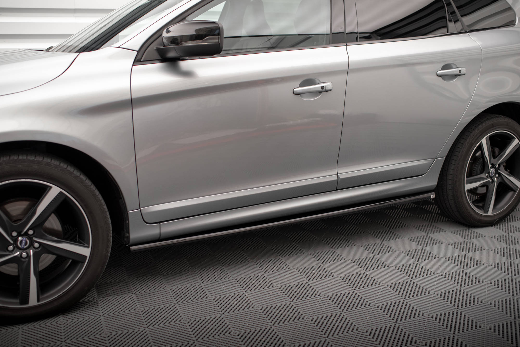 Maxton Design Street+ Seitenschweller Leisten passend für Volvo XC60 Mk1 Facelift schwarz Hochglanz