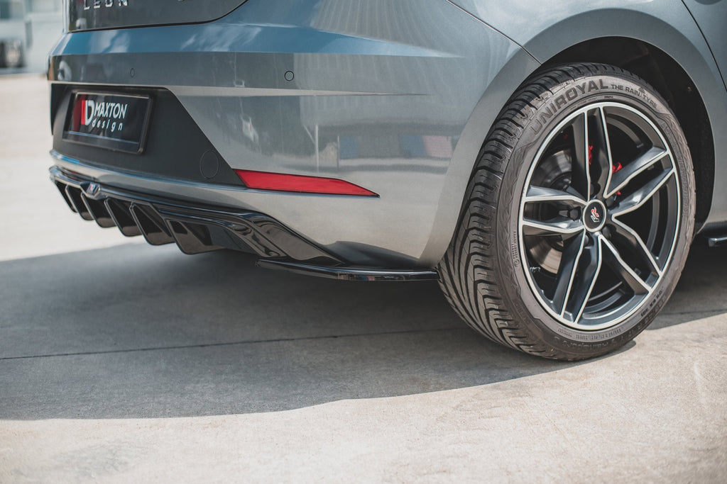 Maxton Design Heck Ansatz Flaps Diffusor passend für SEAT Leon Mk3 FR Facelift schwarz Hochglanz
