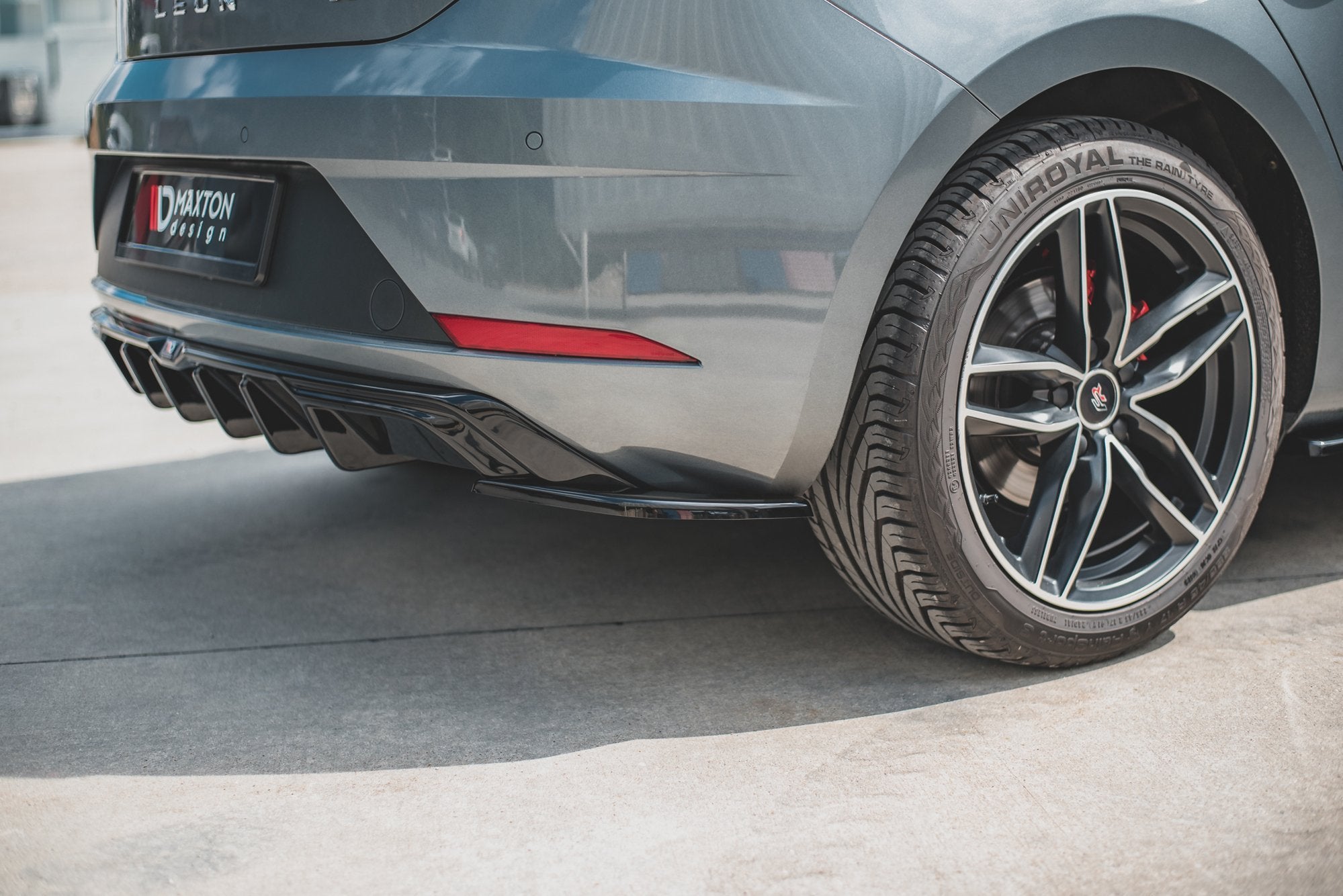 Maxton Design Heck Ansatz Flaps Diffusor passend für SEAT Leon Mk3 FR Facelift schwarz Hochglanz