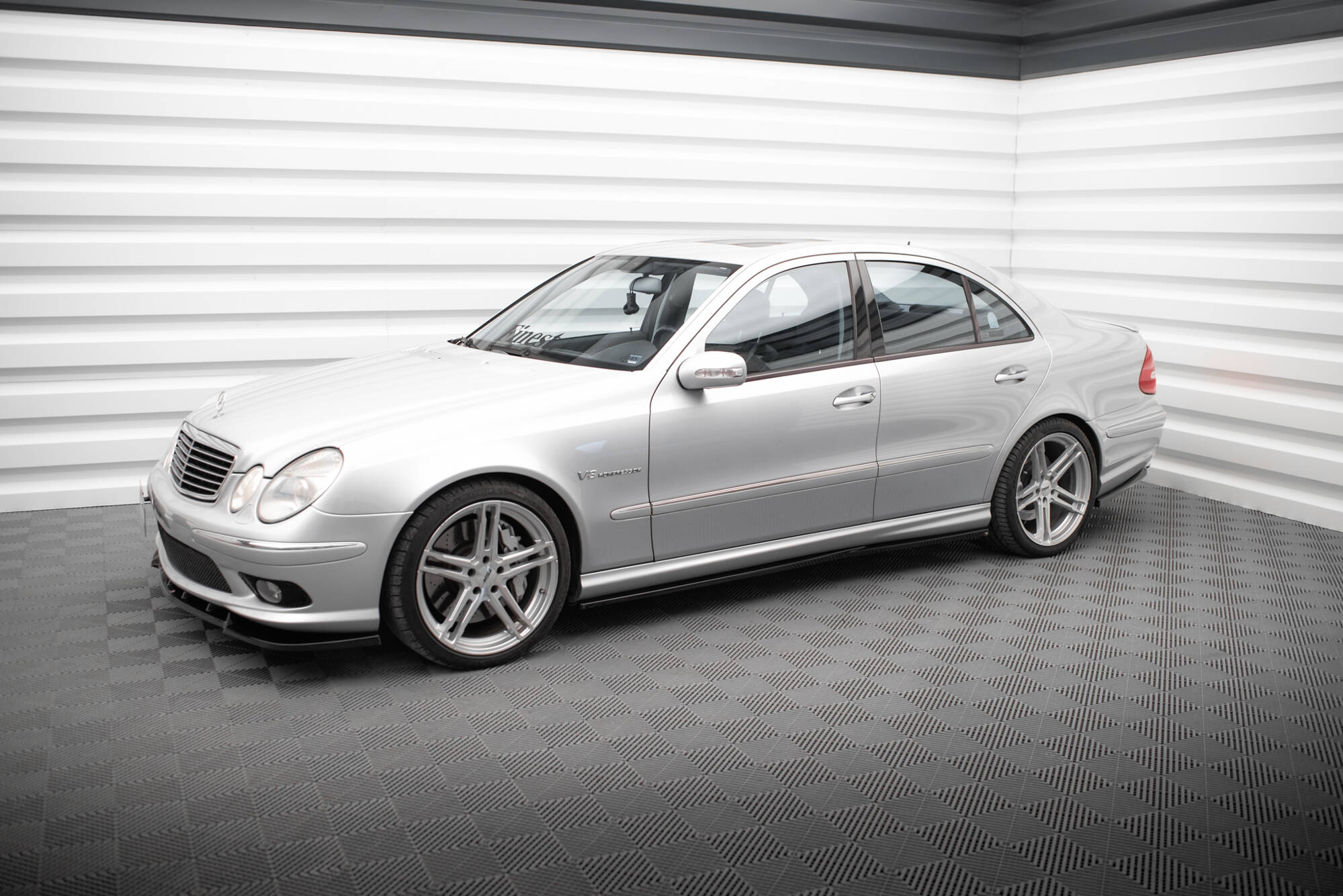 Maxton Design Street+ Seitenschweller Leisten passend für Mercedes-Benz E 55 AMG W211 schwarz Hochglanz