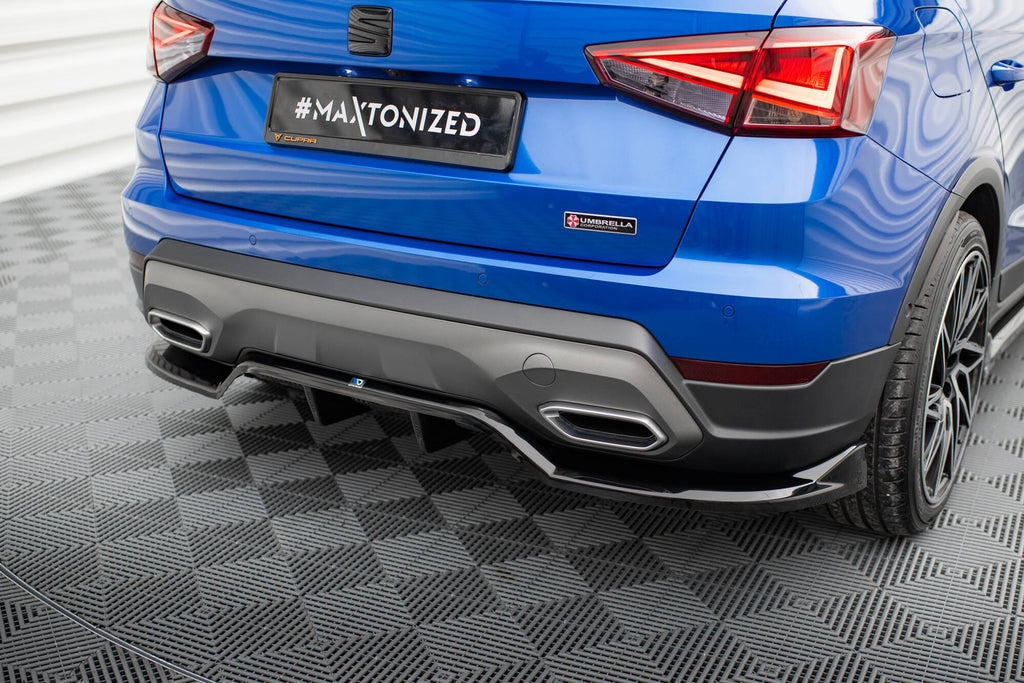 Maxton Design Street+ Mittlerer Diffusor RACE passend für Seat Arona FR Mk1 Facelift schwarz Hochglanz