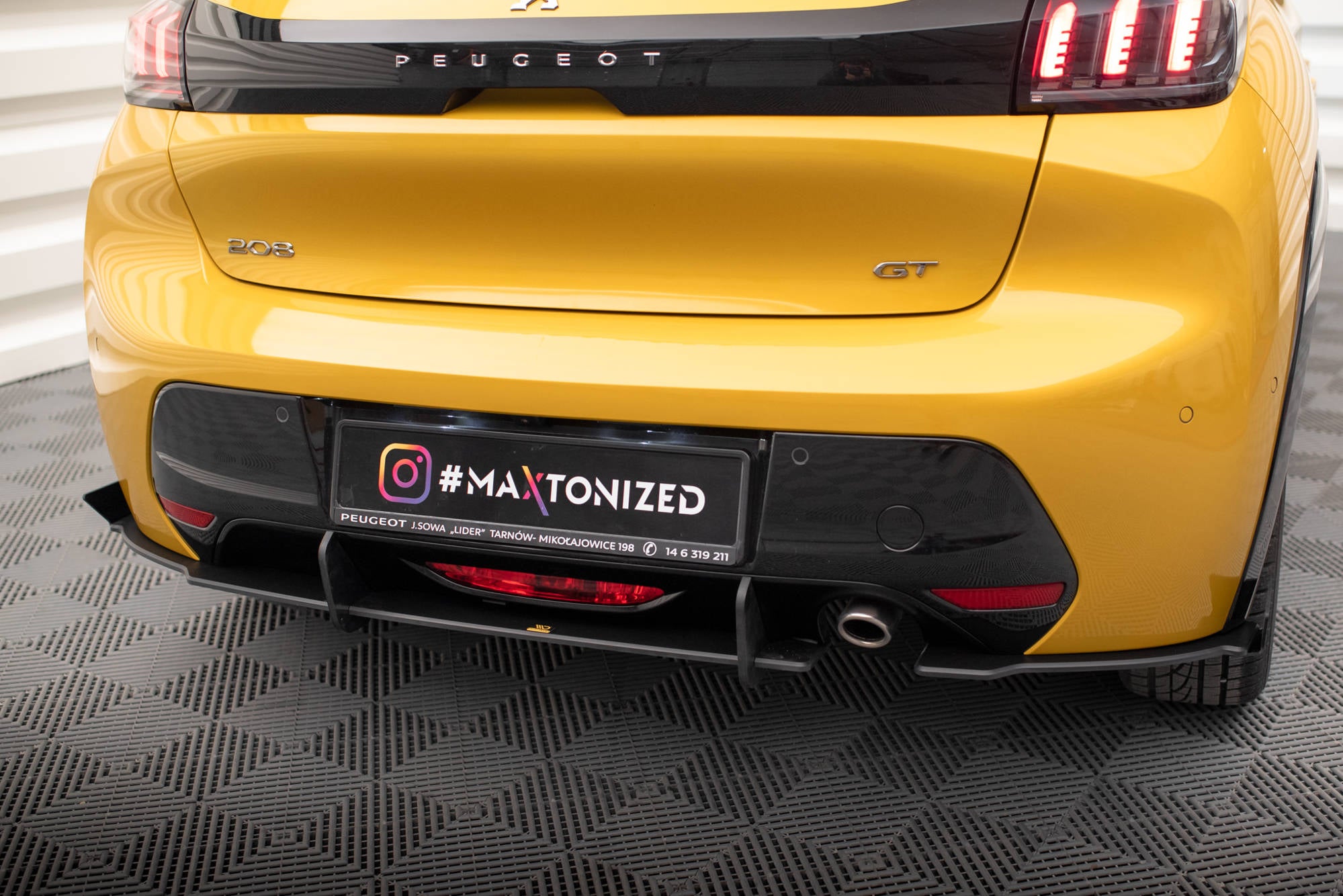 Maxton Design Street Pro Heck Ansatz Flaps Diffusor + Flaps passend für Peugeot 208 GT Mk2 schwarz Hochglanz