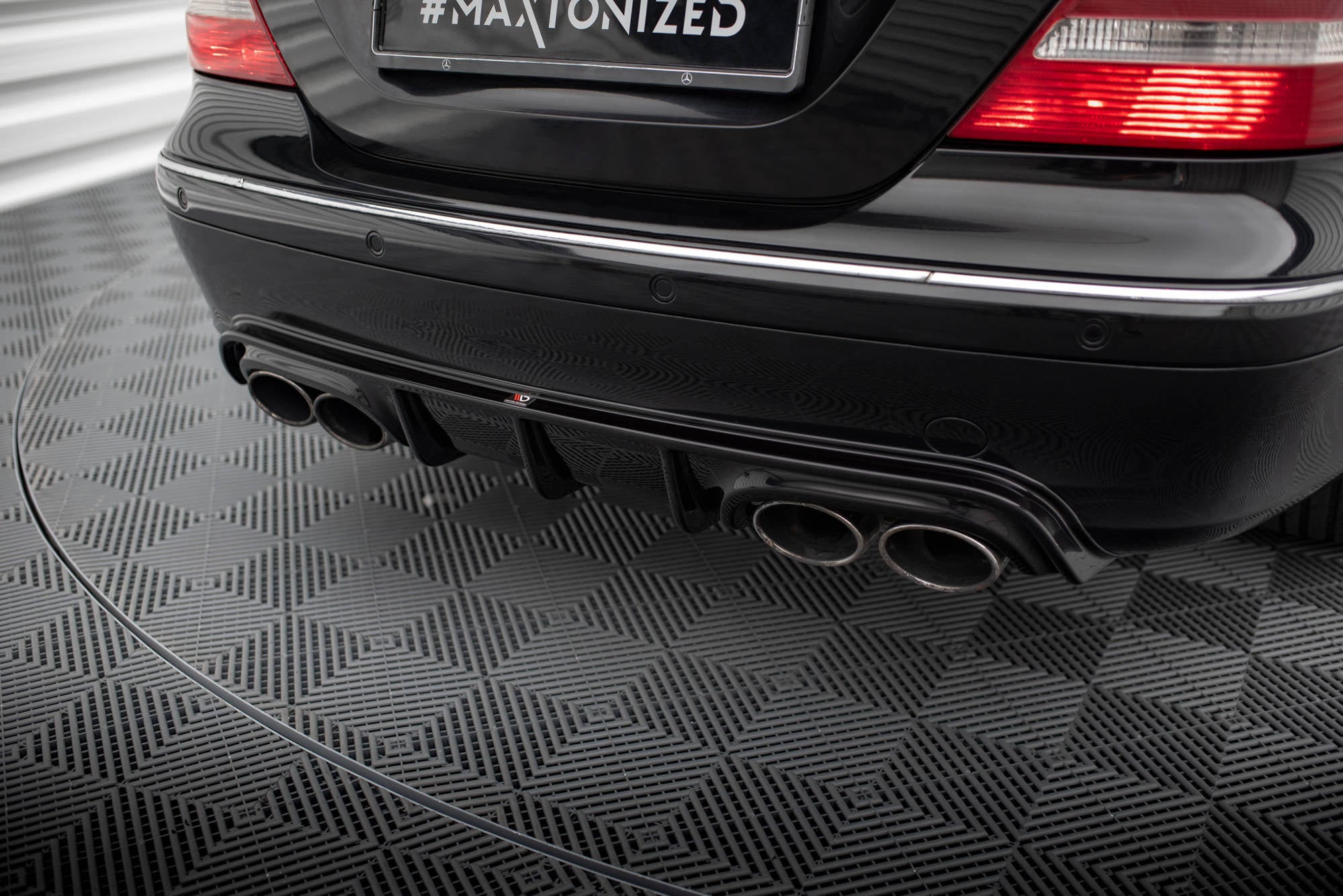 Maxton Design Diffusor Heck Ansatz passend für Mercedes-Benz CLK W209 schwarz Hochglanz
