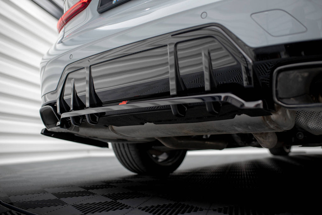 Maxton Design Street+ Mittlerer Diffusor RACE passend für V.1 BMW M340i G20 / G21 Facelift schwarz Hochglanz