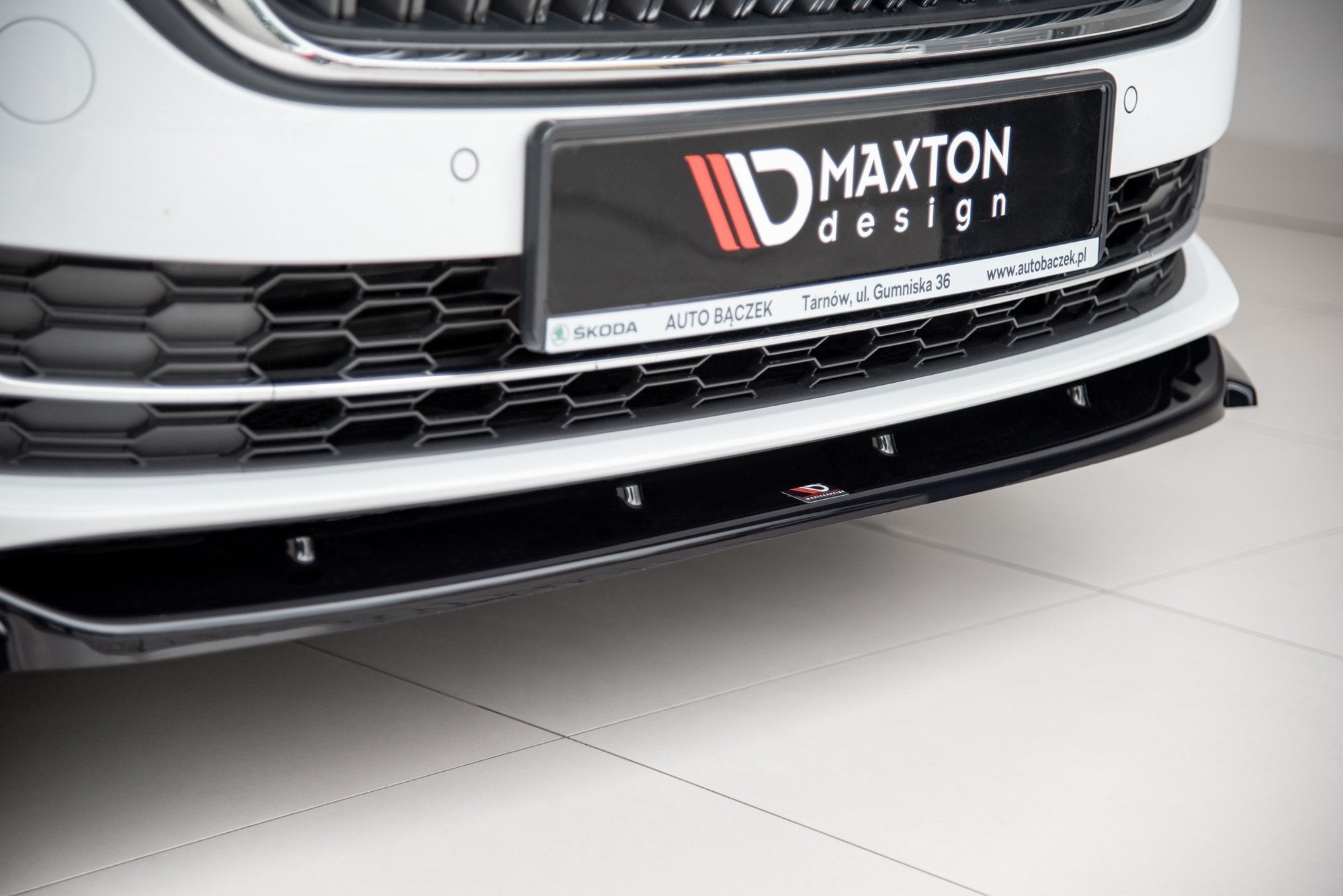 Maxton Design Street+ Spoilerlippe Front Ansatz V.1 passend für Skoda Octavia Mk4 schwarz Hochglanz