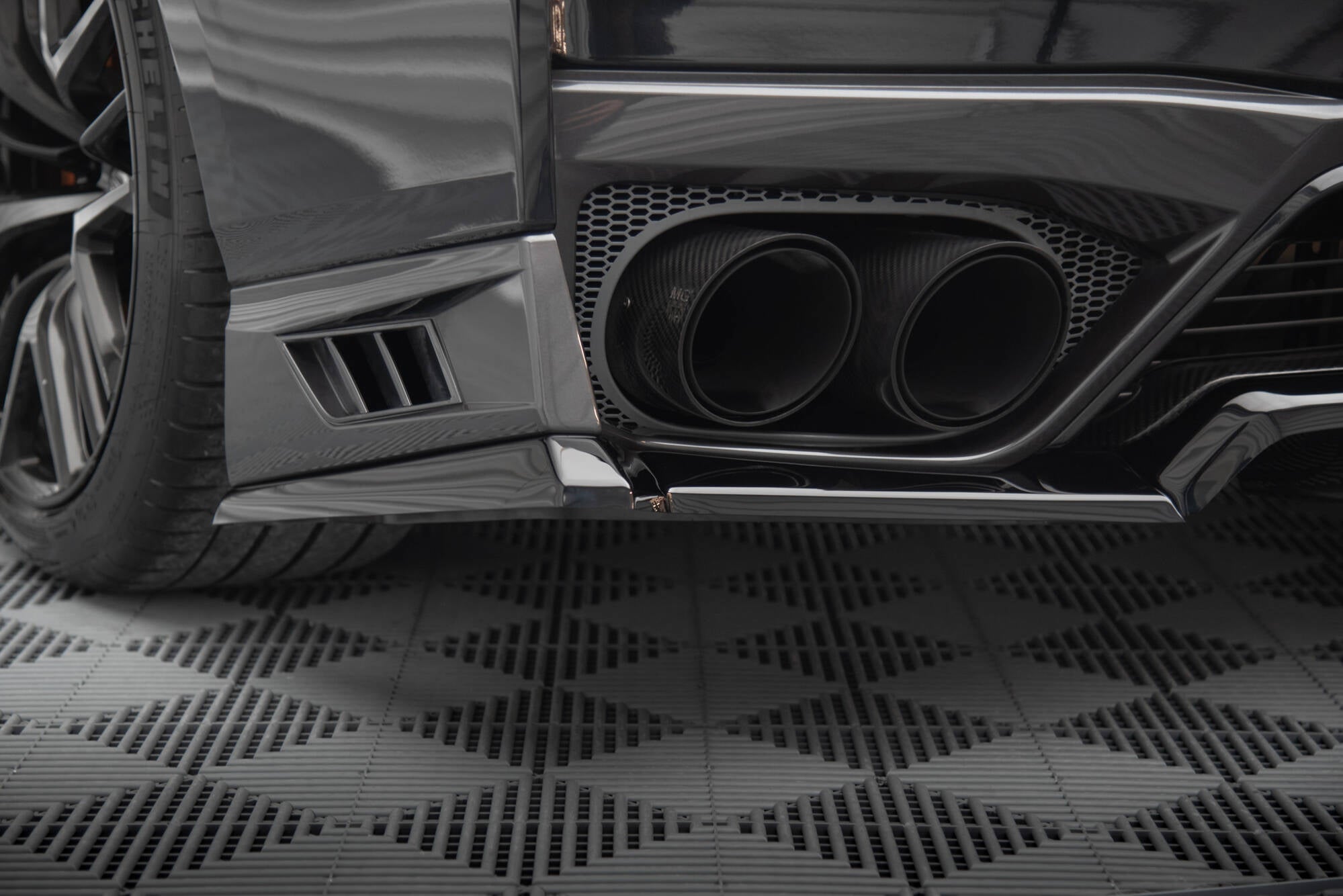 Maxton Design Heck Ansatz Flaps Diffusor passend für Nissan GTR R35 Facelift schwarz Hochglanz