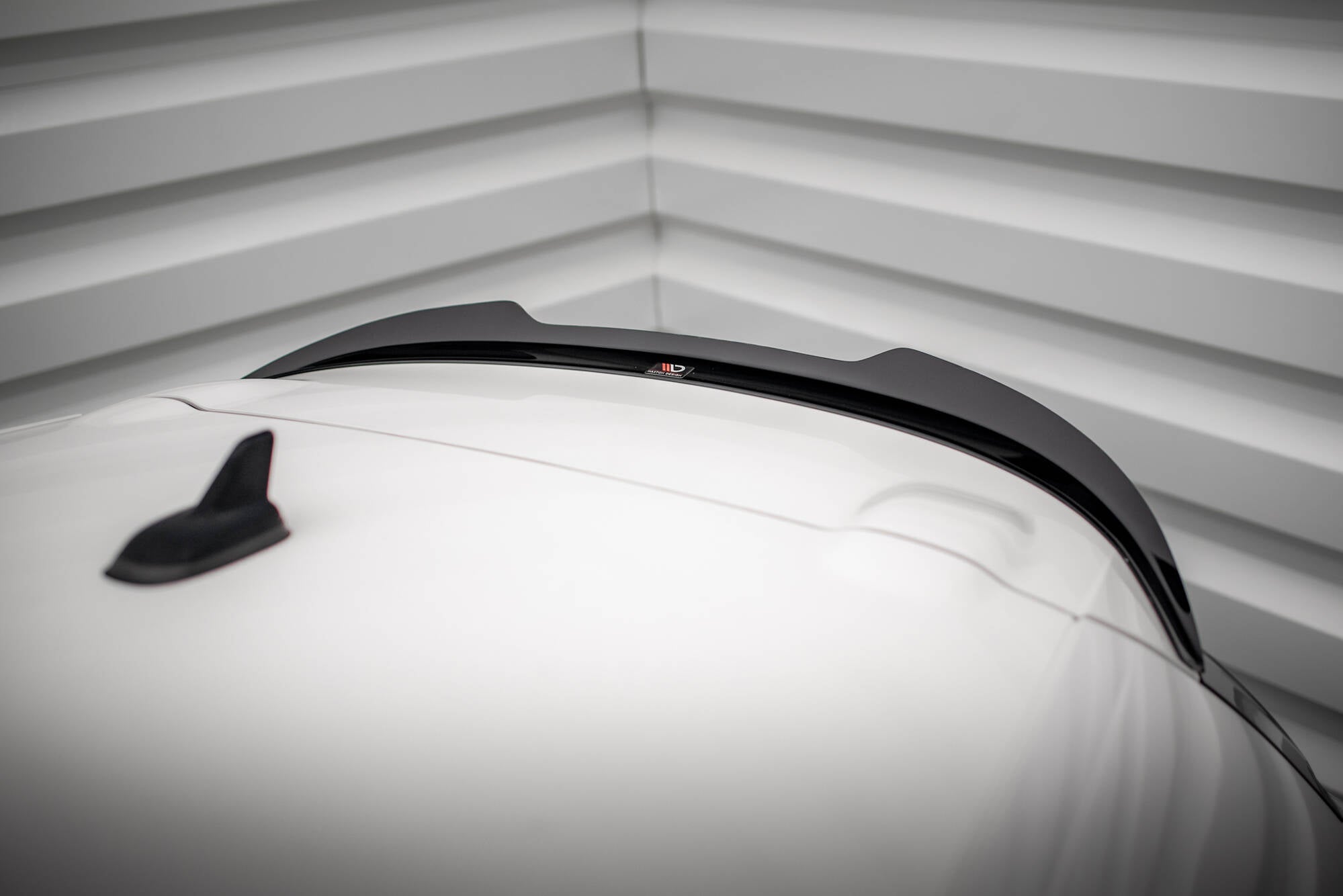 Maxton Design Spoiler CAP V.2 passend für VW Scirocco R Mk3 schwarz Hochglanz
