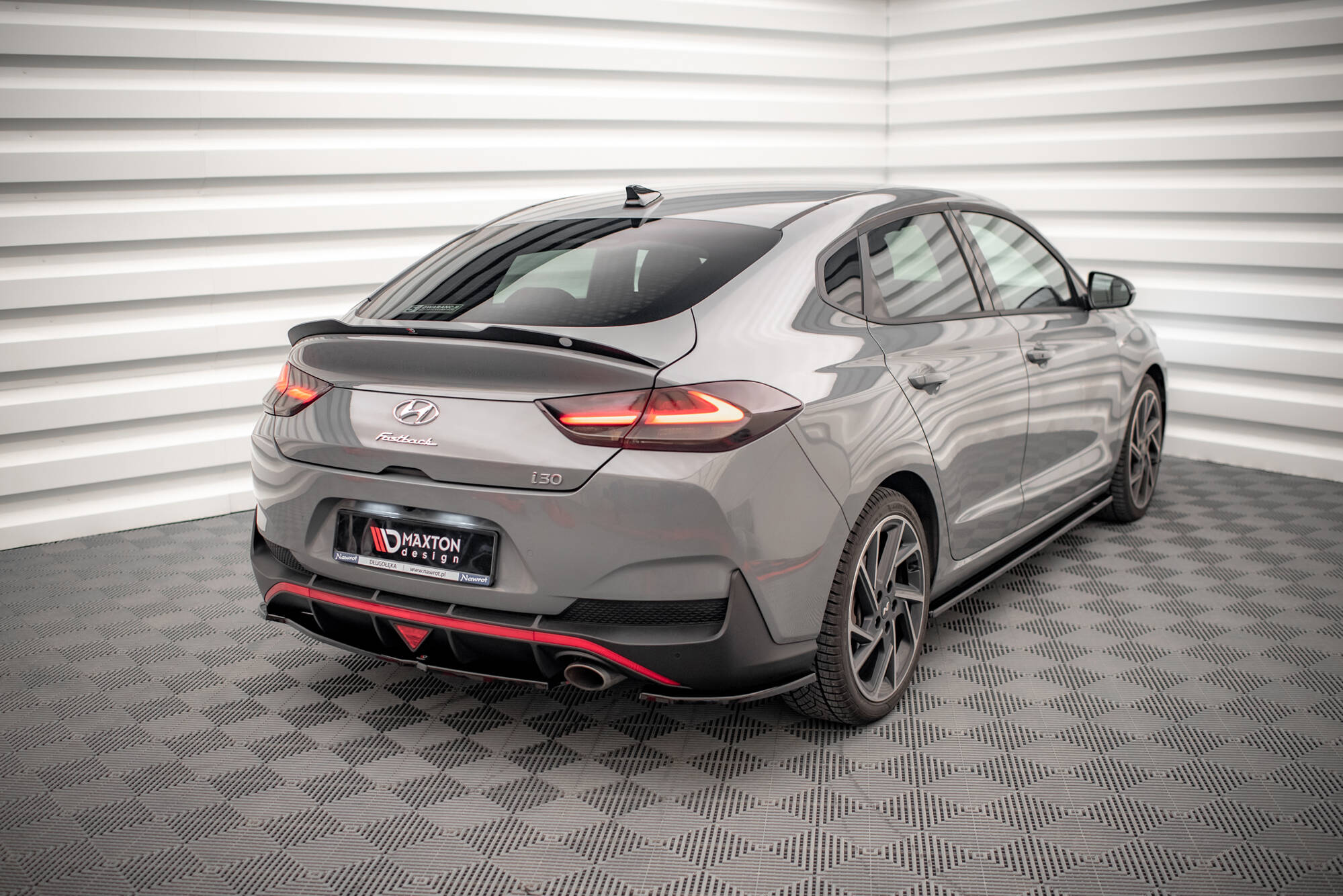 Maxton Design Heck Ansatz Flaps Diffusor passend für Hyundai I30 Fastback N-Line Mk3 Facelift schwarz Hochglanz