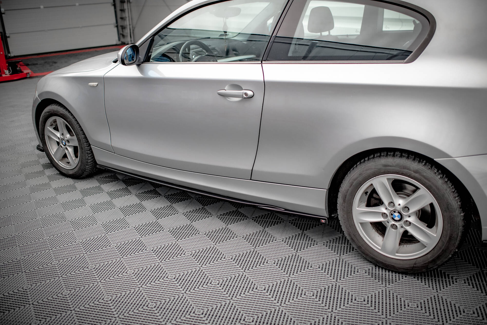 Maxton Design Street+ Seitenschweller Leisten V.2 passend für BMW 1er E81 Facelift schwarz Hochglanz