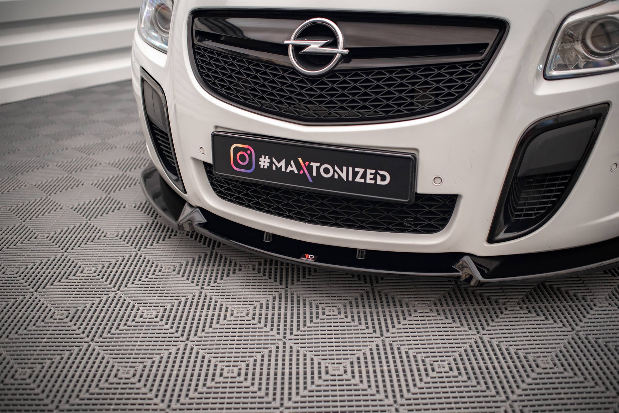Maxton Design Street+ Spoilerlippe Front Ansatz V.2 passend für Opel Insignia OPC Mk1 schwarz Hochglanz