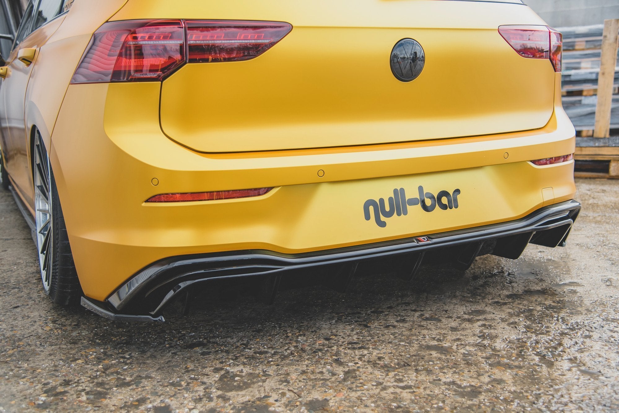 Maxton Design Heck Ansatz Flaps Diffusor passend für VW Golf Hatchback Mk8 Facelift schwarz Hochglanz