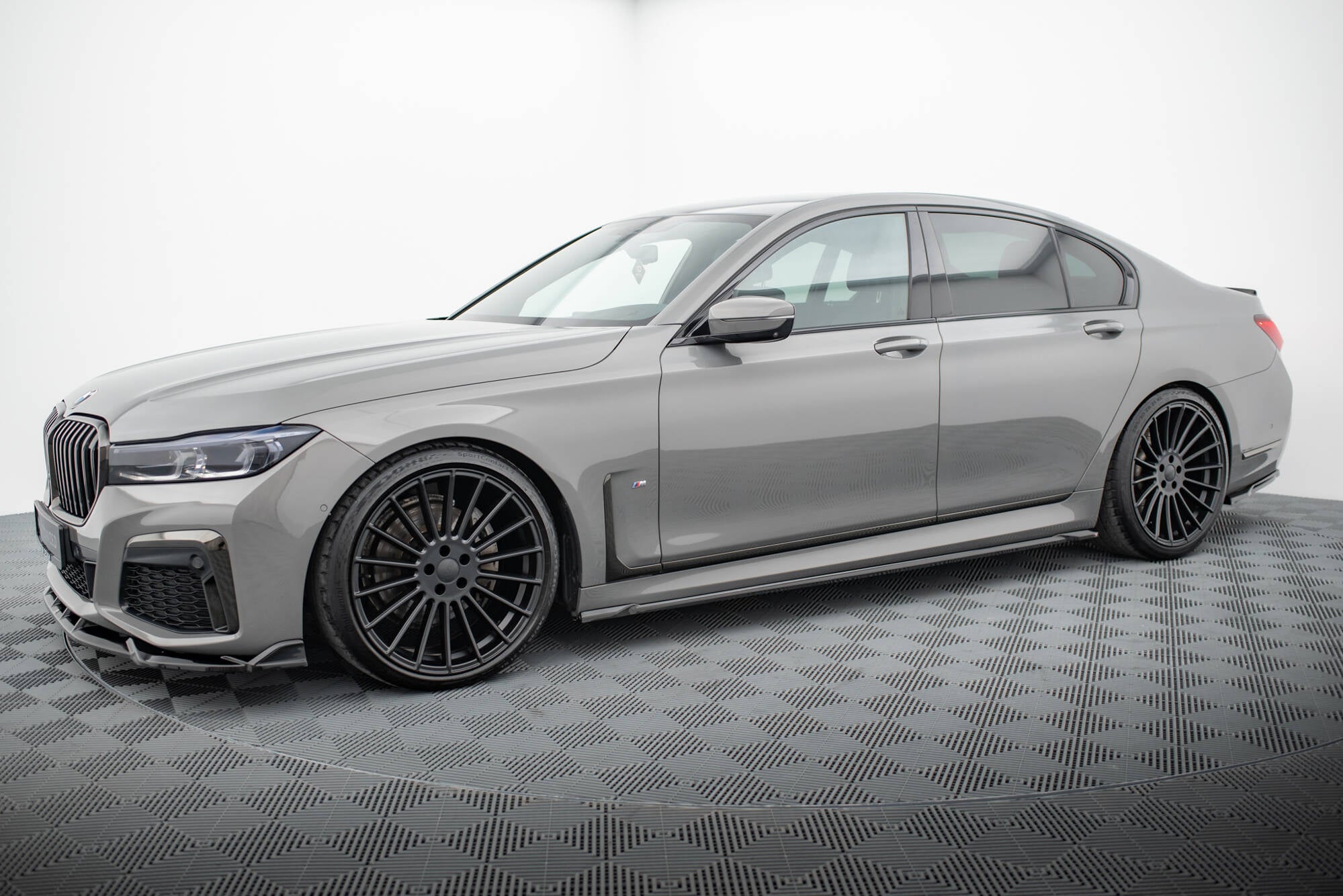 Maxton Design Street+ Seitenschweller Leisten V.2 passend für BMW 7 M-Paket G11 schwarz Hochglanz