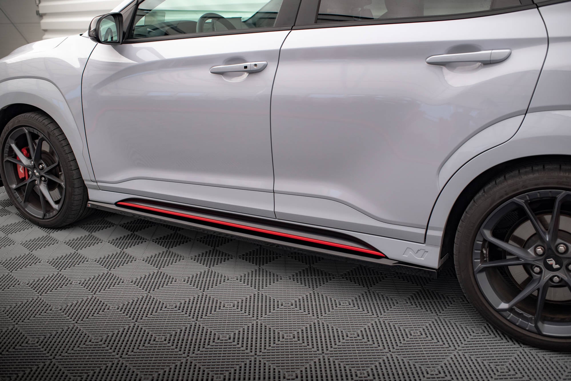 Maxton Design Street+ Seitenschweller Leisten passend für V.1 passend für Hyundai Kona N Mk1 schwarz Hochglanz