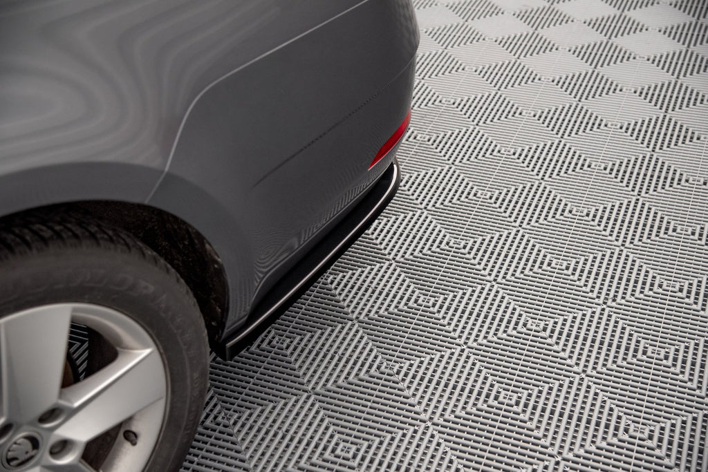 Maxton Design Heck Ansatz Flaps Diffusor passend für Skoda Octavia Mk3 Facelift schwarz Hochglanz