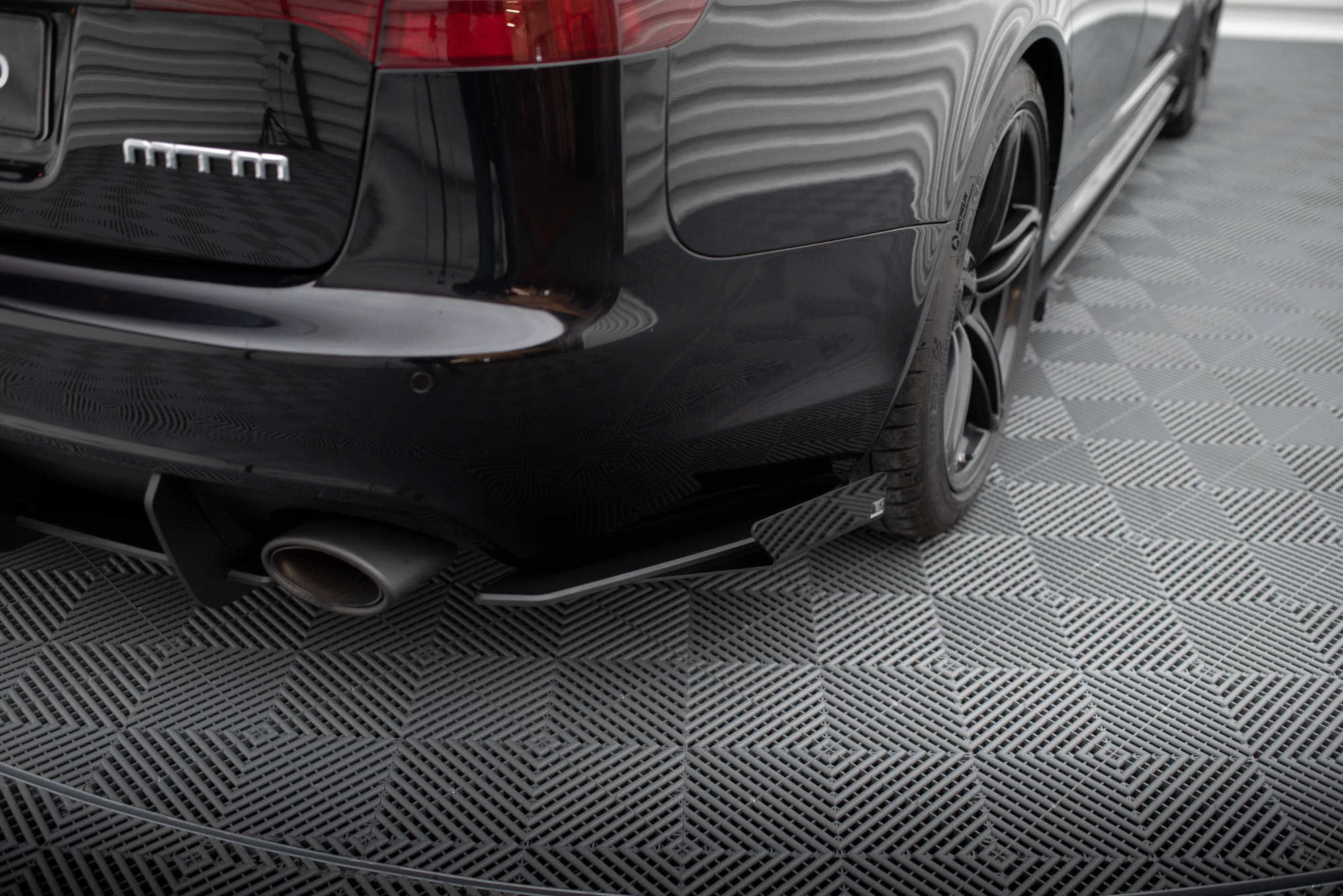 Maxton Design Street Pro Heck Ansatz Flaps Diffusor + Flaps passend für Audi RS6 Avant C6 schwarz Hochglanz