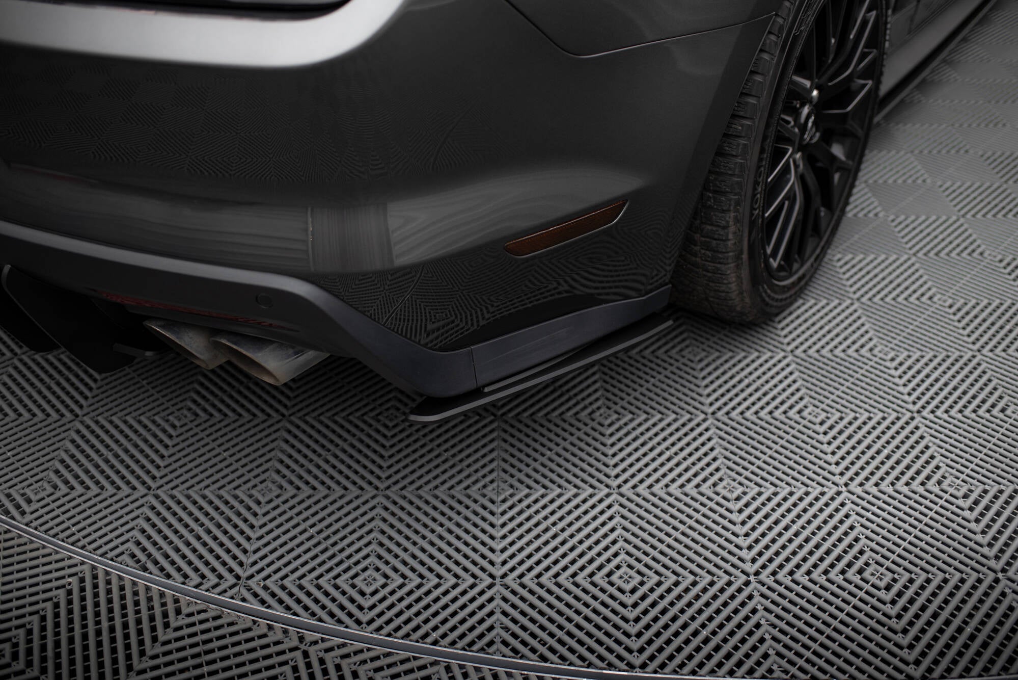 Maxton Design Street Pro Heck Ansatz Flaps Diffusor passend für Ford Mustang GT Mk6