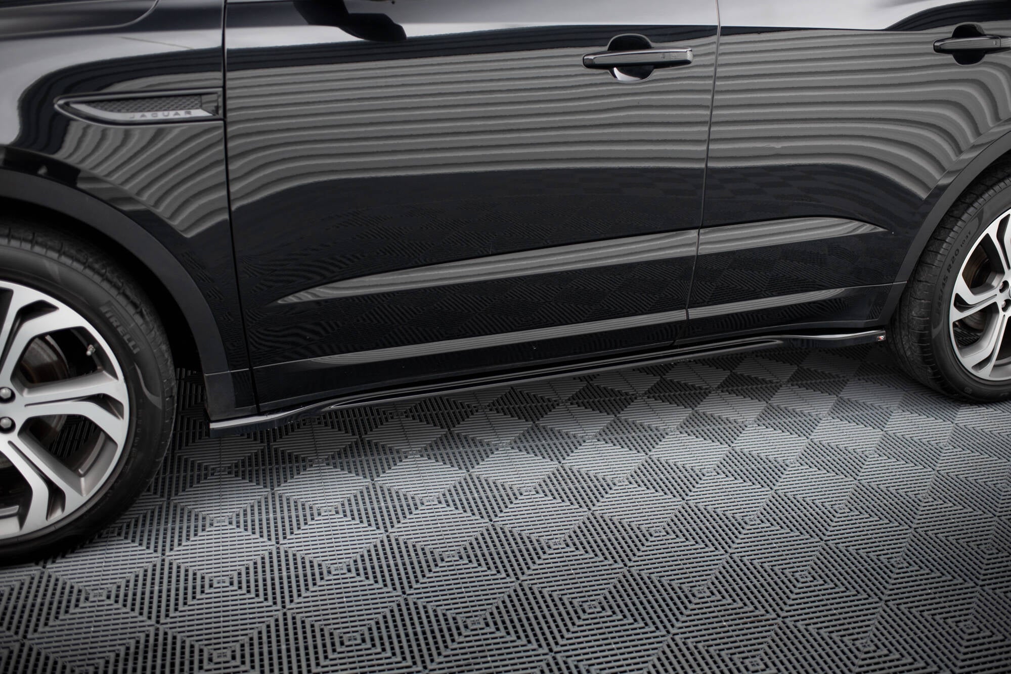 Maxton Design Street+ Seitenschweller Leisten passend für Jaguar E-Pace R-Dynamic X540 schwarz Hochglanz