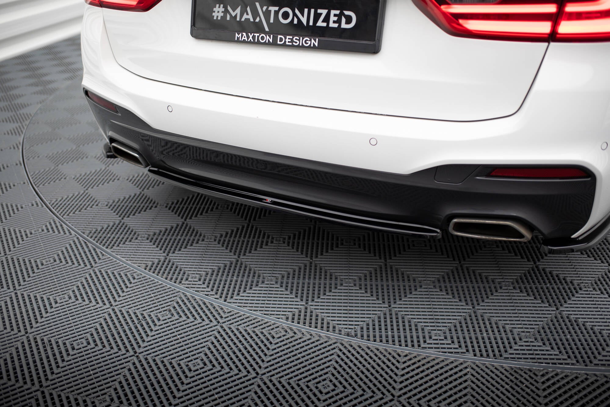 Maxton Design Heckansatz BMW 5er G30/ G31 M-Paket schwarz Hochglanz für BMW 5er G30-G31