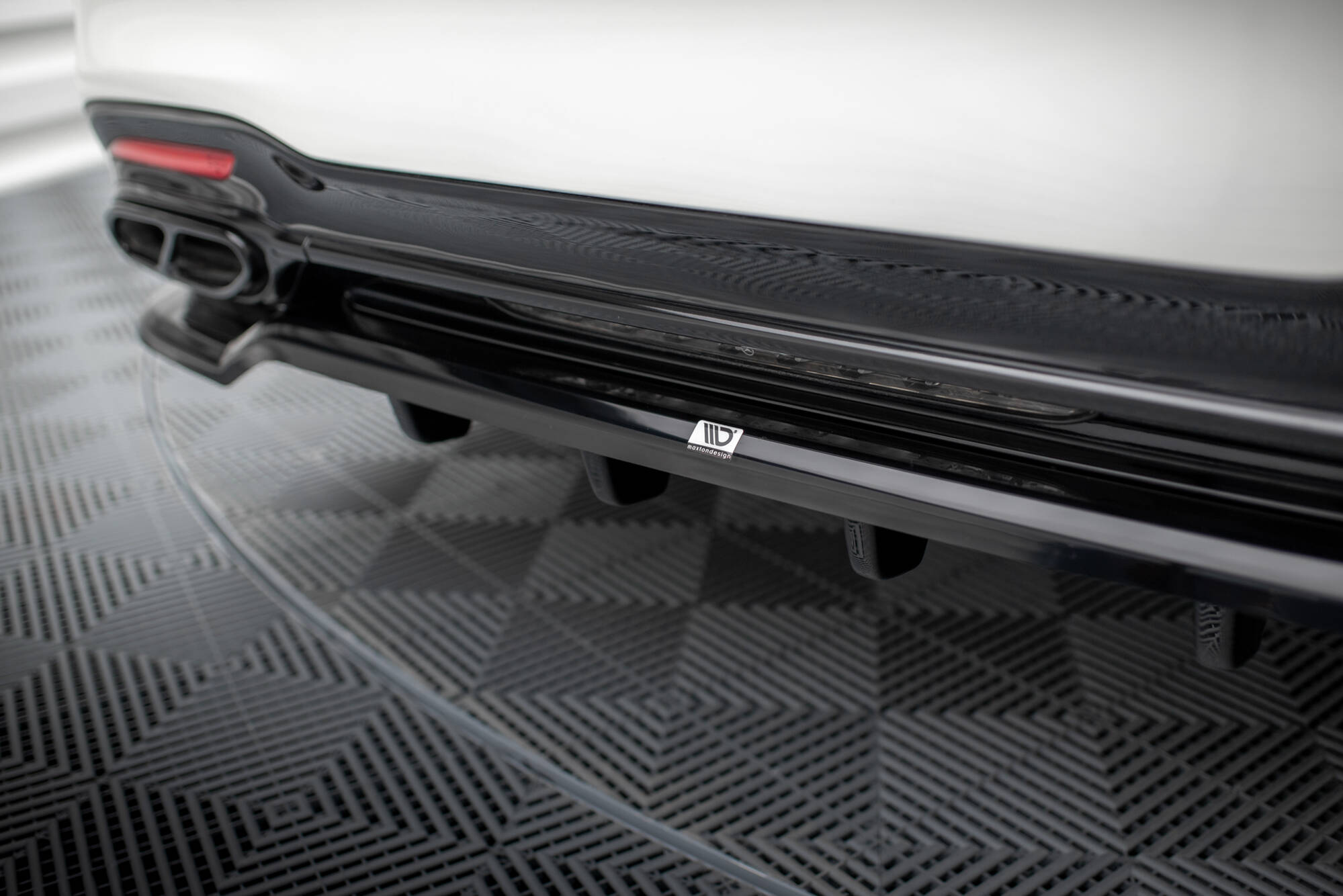 Maxton Design Street+ Mittlerer Diffusor RACE passend für Mercedes-Benz S AMG-Line W222 Facelift schwarz Hochglanz