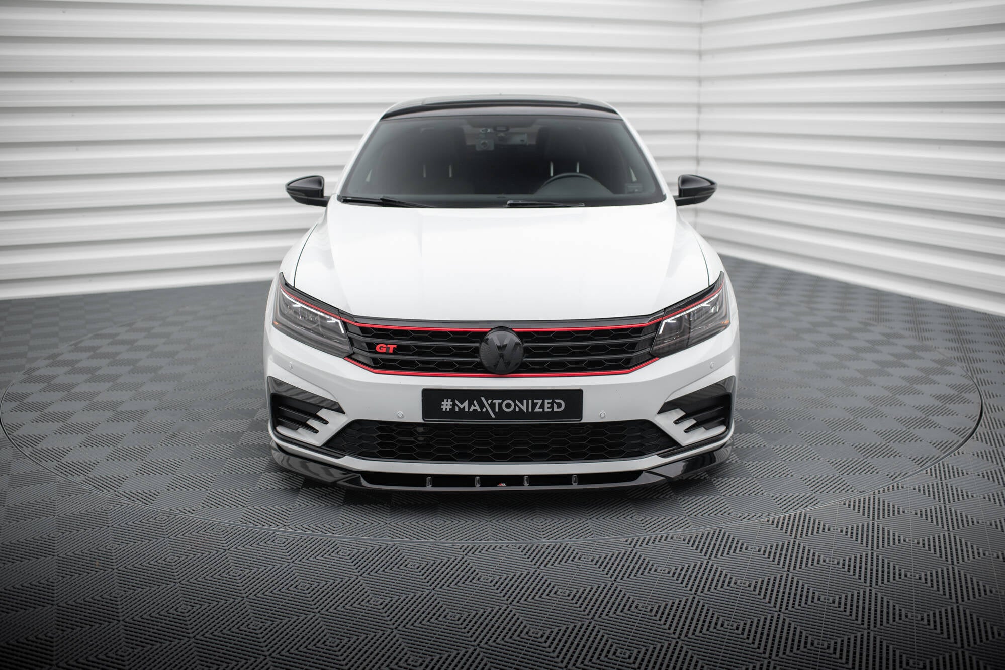 Maxton Design Street+ Spoilerlippe Front Ansatz V.2 passend für VW Passat GT B8 Facelift USA schwarz Hochglanz