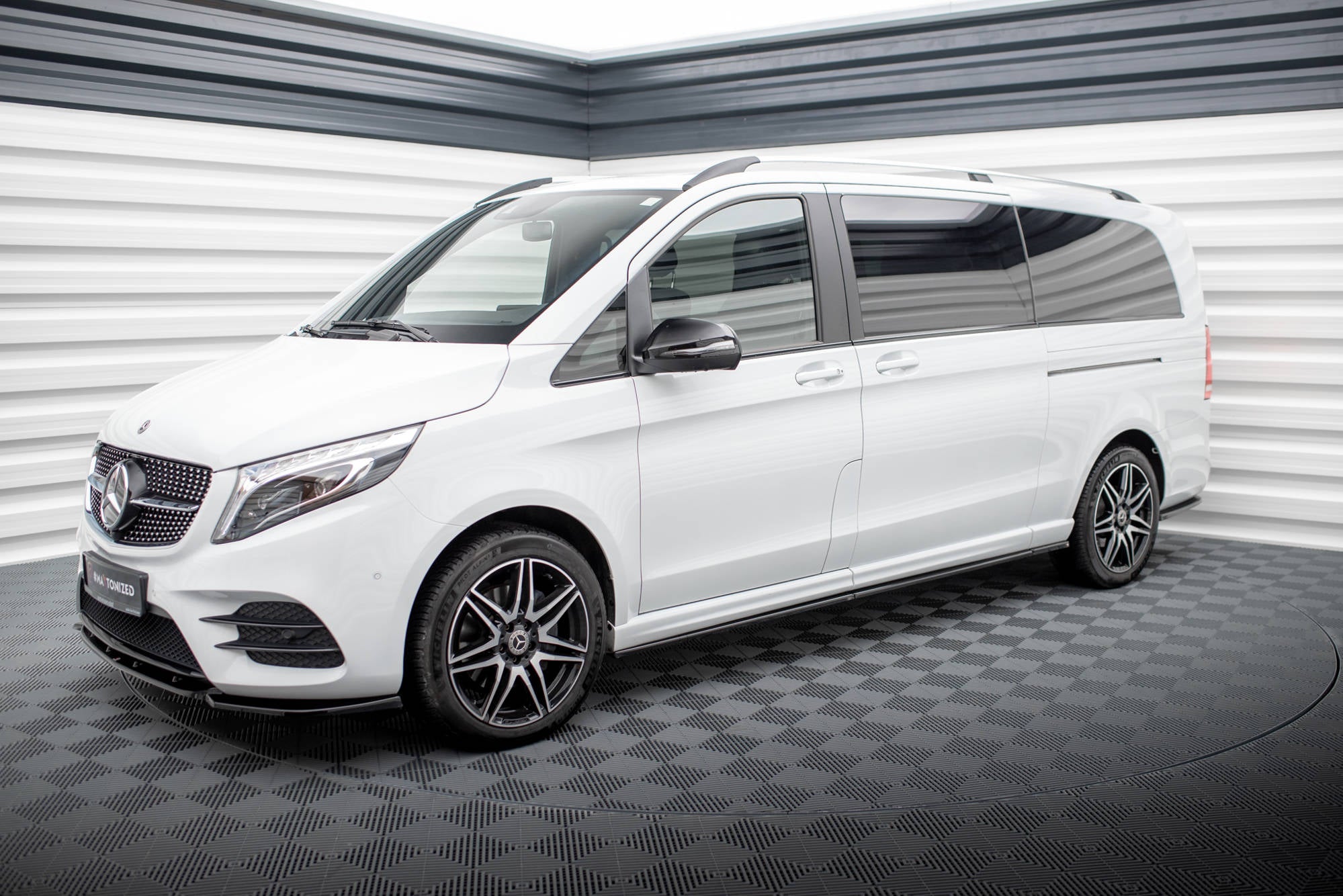 Maxton Design Street+ Seitenschweller Leisten passend für V.1 passend für Mercedes-Benz V-Klasse Extra Long AMG-Line W447 schwarz Hochglanz