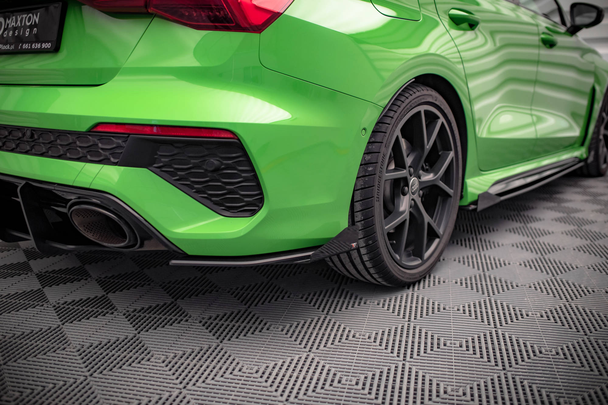 Maxton Design Street Pro Heck Ansatz Flaps Diffusor + Flaps passend für Audi RS3 Limousine 8Y schwarz Hochglanz