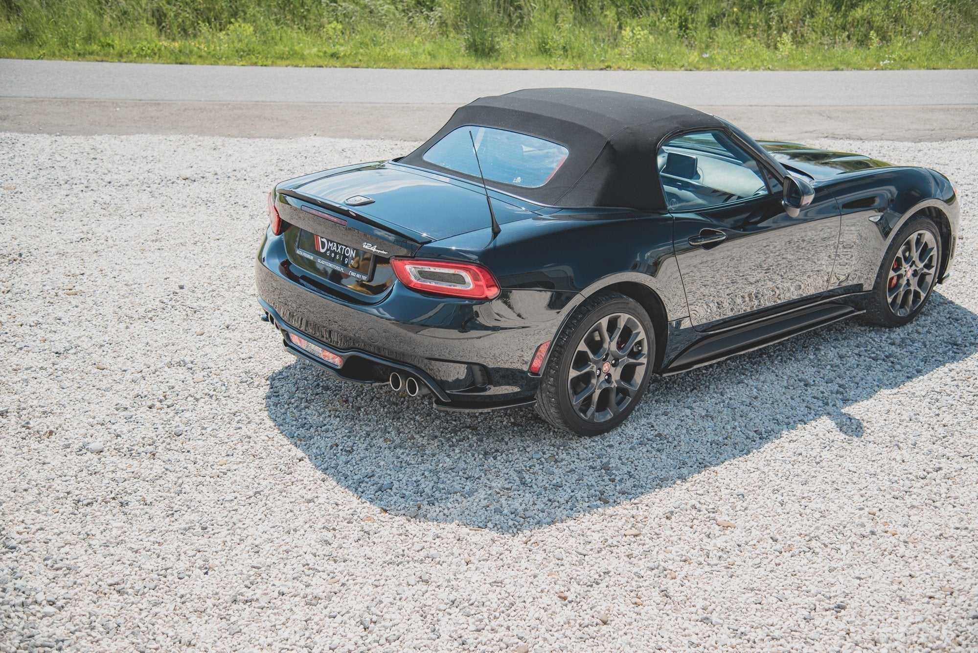 Maxton Design Heckansatz Abarth 124 Spider schwarz Hochglanz für Abarth 124 Spider