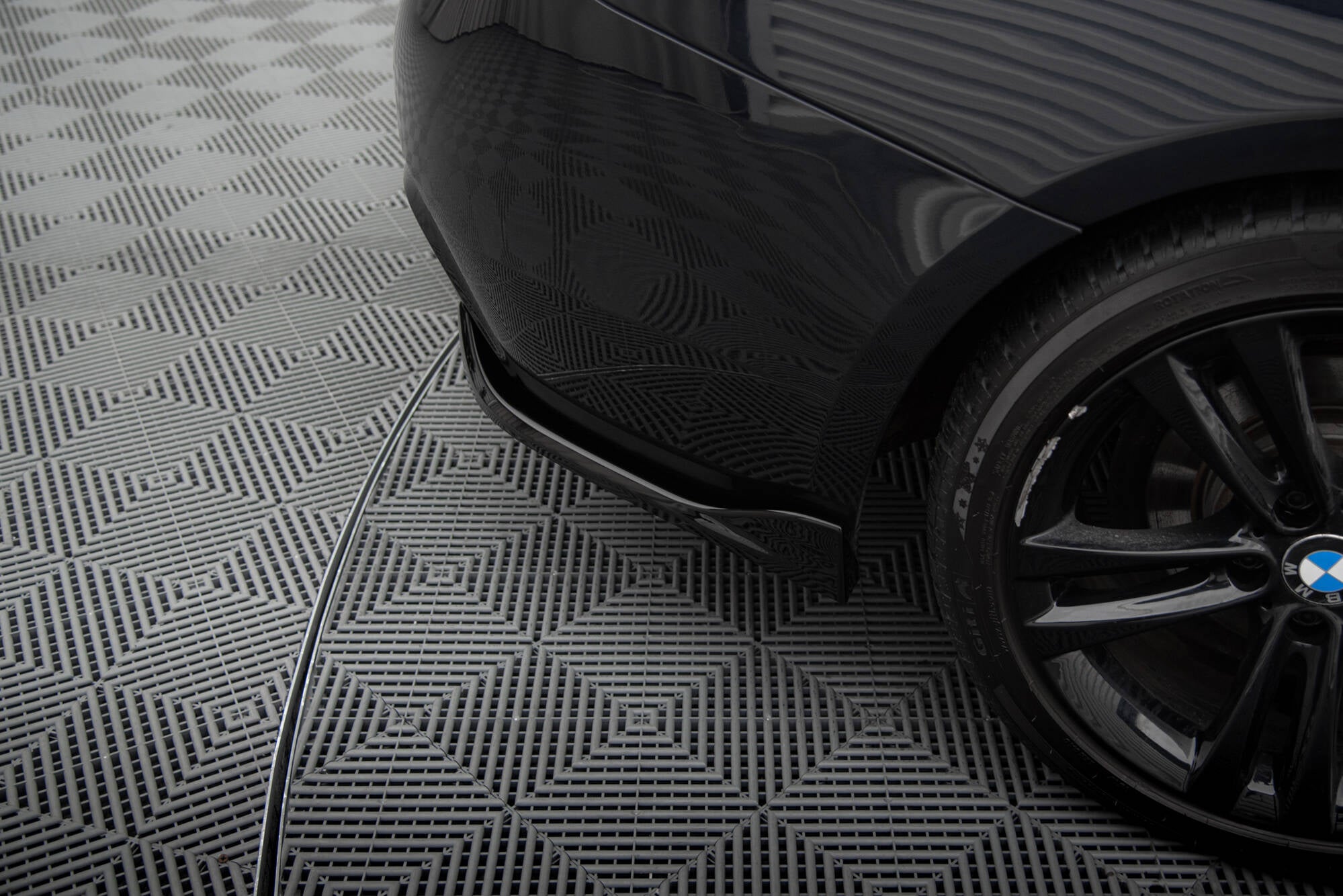 Maxton Design Heck Ansatz Flaps Diffusor V.1 passend für BMW 4er Gran Coupe M-Paket F36 schwarz Hochglanz