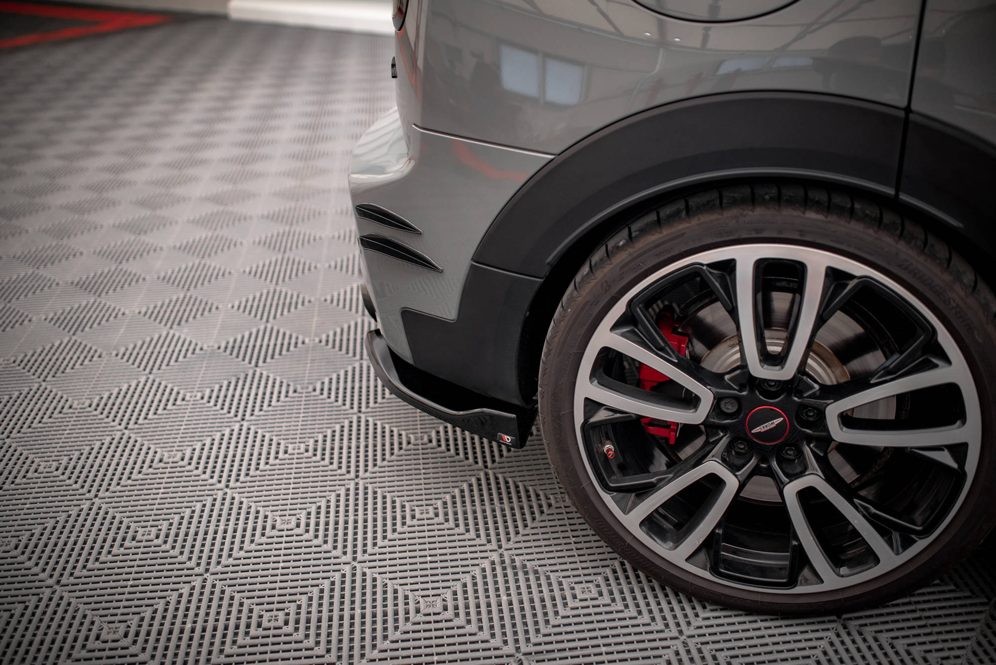 Maxton Design Heck Ansatz Flaps Diffusor V.2 passend für Mini Cooper Clubman John Cooper Works F54 Facelift schwarz Hochglanz