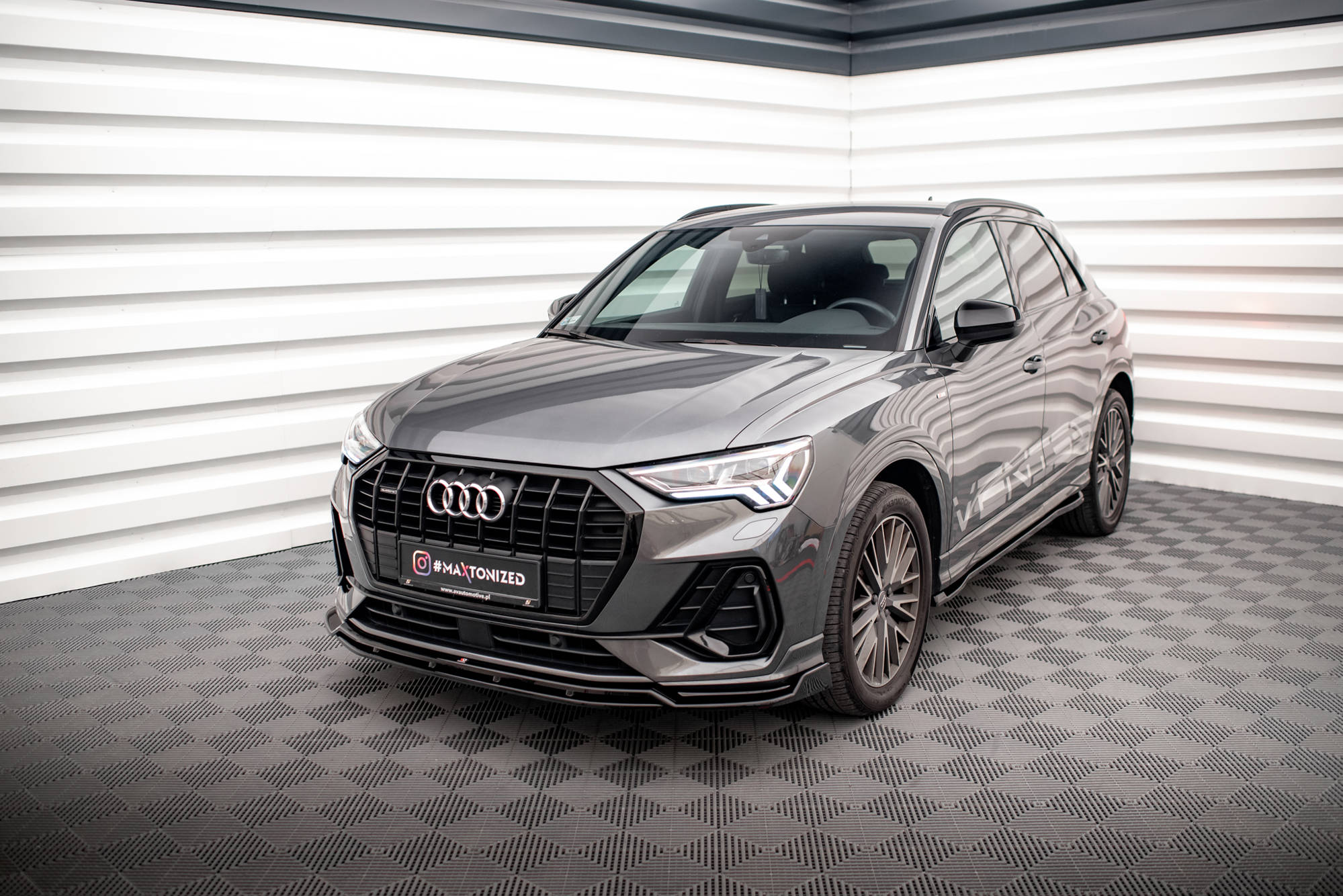 Maxton Design Street+ Spoilerlippe Front Ansatz V.4 passend für Audi Q3 Sportback / SUV S-Line F3 schwarz Hochglanz