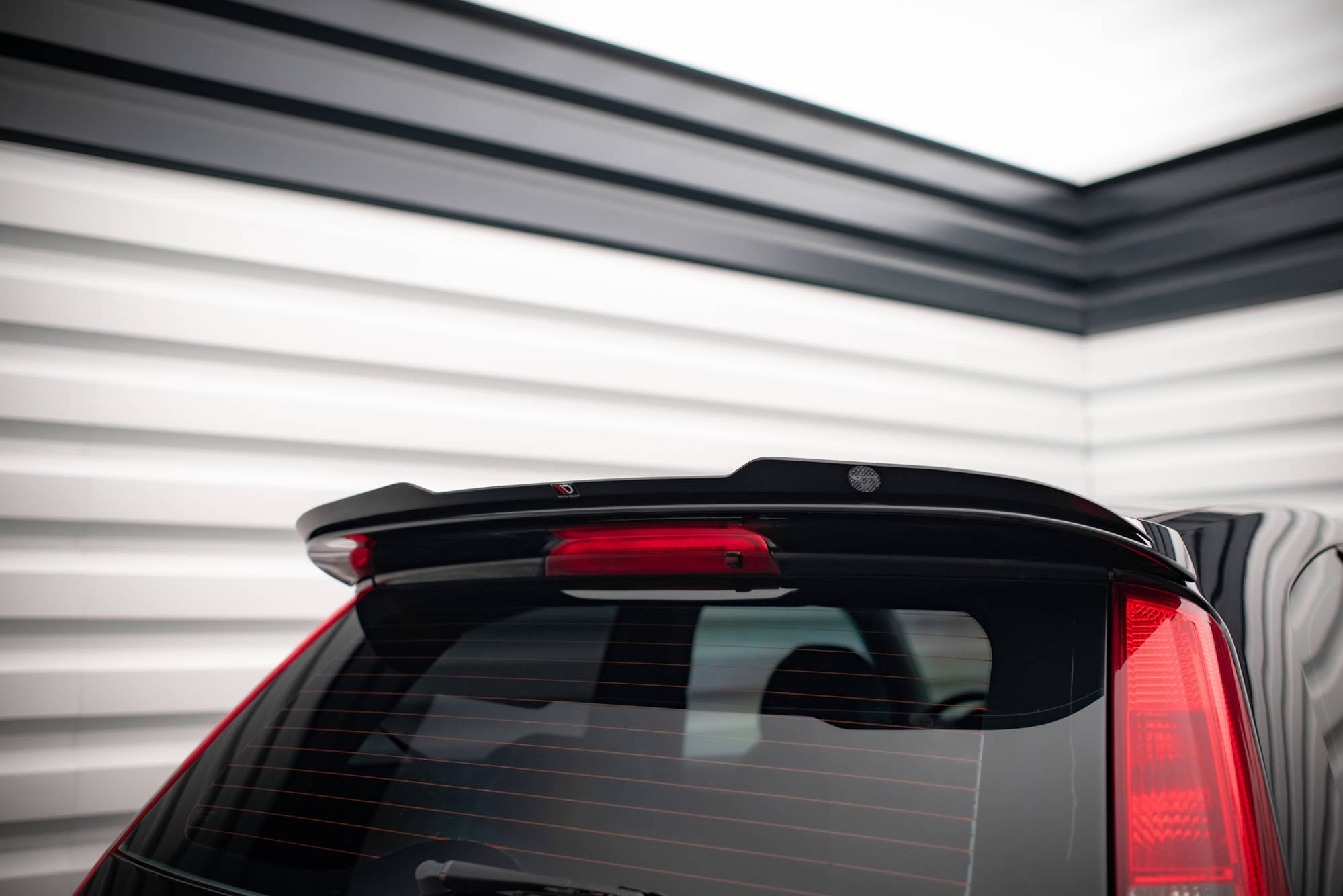 Maxton Design Spoiler CAP V.2 passend für Ford Fiesta ST Mk6 schwarz Hochglanz