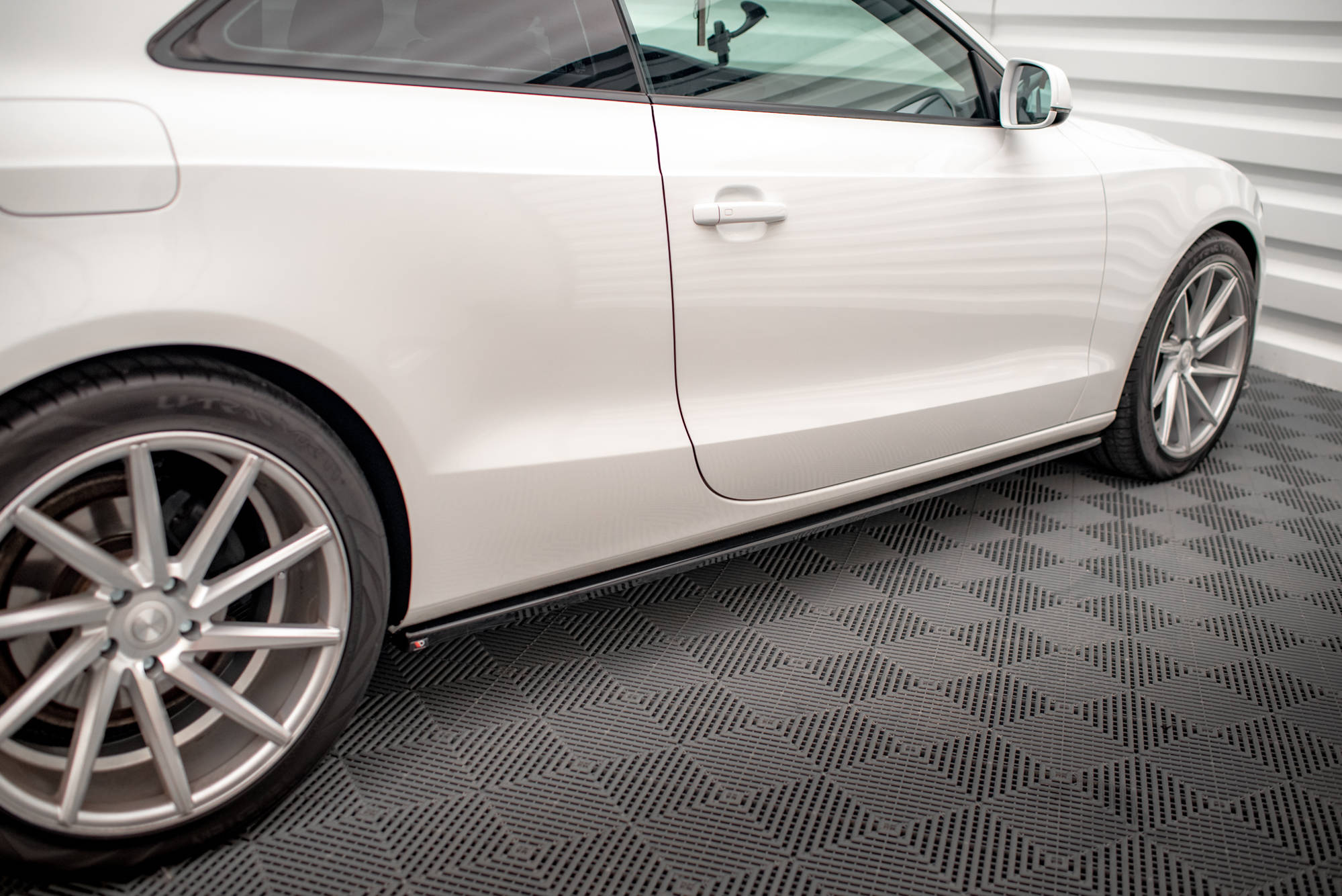 Maxton Design Street+ Seitenschweller Leisten V.2 passend für Audi A5 / A5 S-Line / S5 Coupe 8T schwarz Hochglanz