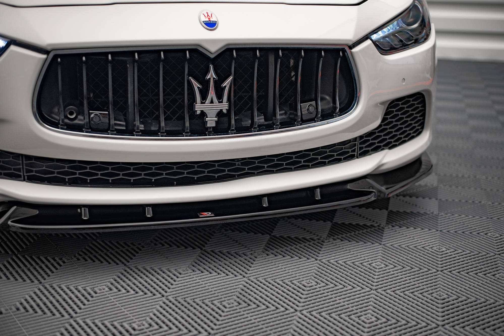 Maxton Design Street+ Spoilerlippe Front Ansatz V.2 passend für Maserati Ghibli Mk3 schwarz Hochglanz