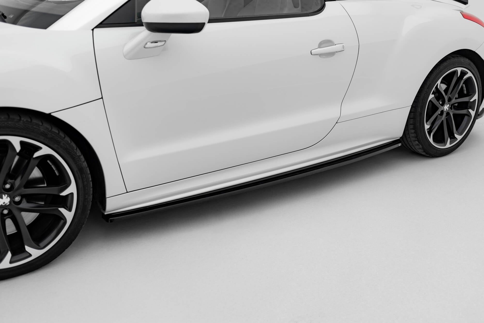Maxton Design Street+ Seitenschweller Leisten passend für Peugeot RCZ Mk1 / Mk1 Facelift schwarz Hochglanz