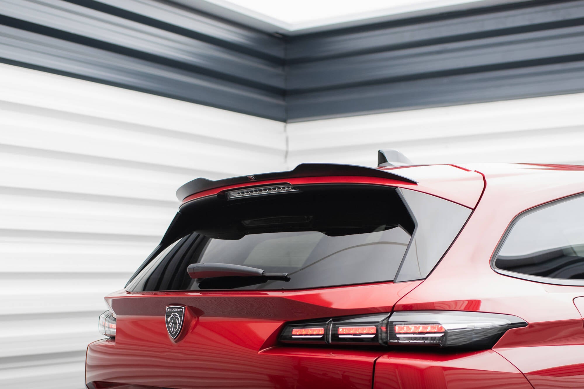 Maxton Design Spoiler CAP passend für Peugeot 308 SW Mk3 schwarz Hochglanz