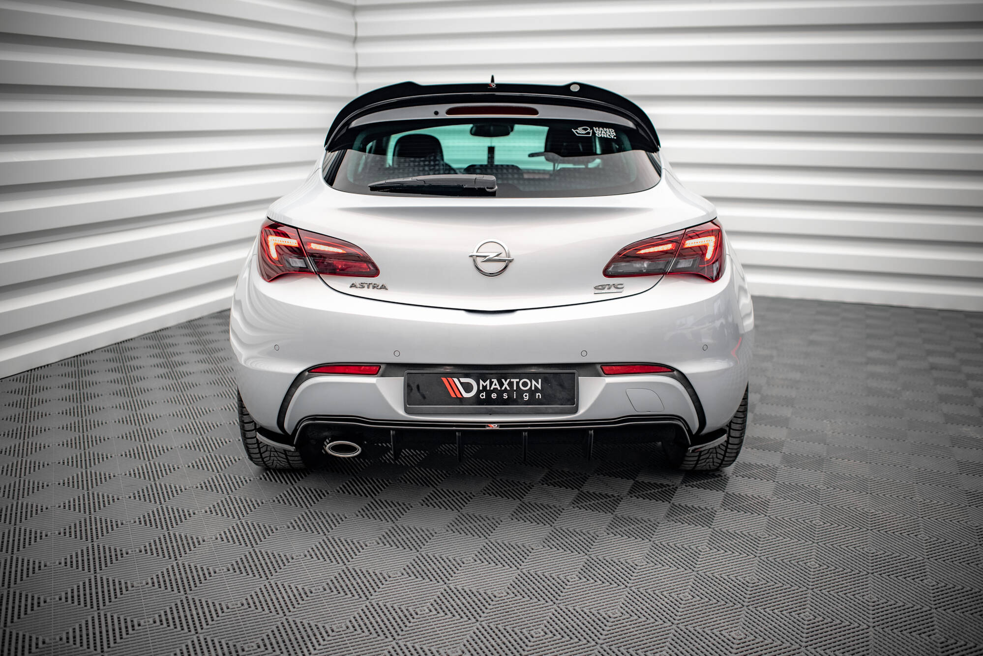 Maxton Design Heck Ansatz Flaps Diffusor V.2 passend für Opel Astra GTC OPC-Line J schwarz Hochglanz