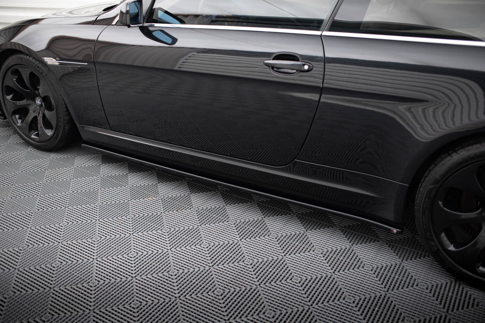 Maxton Design Street+ Seitenschweller Leisten passend für BMW 6er Coupe E63 / Cabrio E64 schwarz Hochglanz
