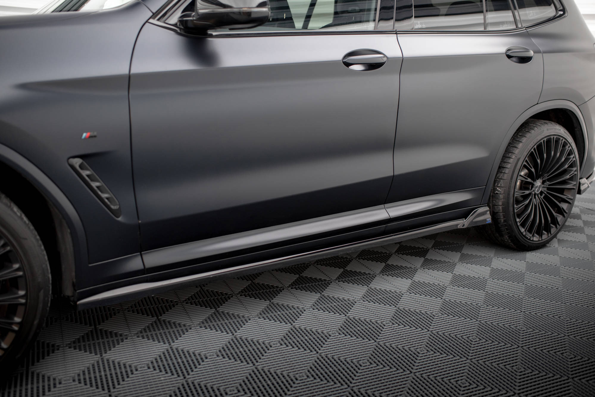 Maxton Design Street+ Seitenschweller Leisten passend für BMW X3 M-Paket G01 Facelift schwarz Hochglanz