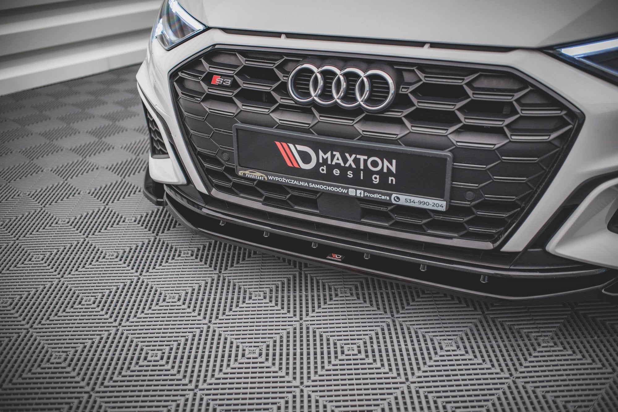 Maxton Design Street+ Spoilerlippe Front Ansatz V.4 passend für Audi S3 / A3 S-Line 8Y schwarz Hochglanz