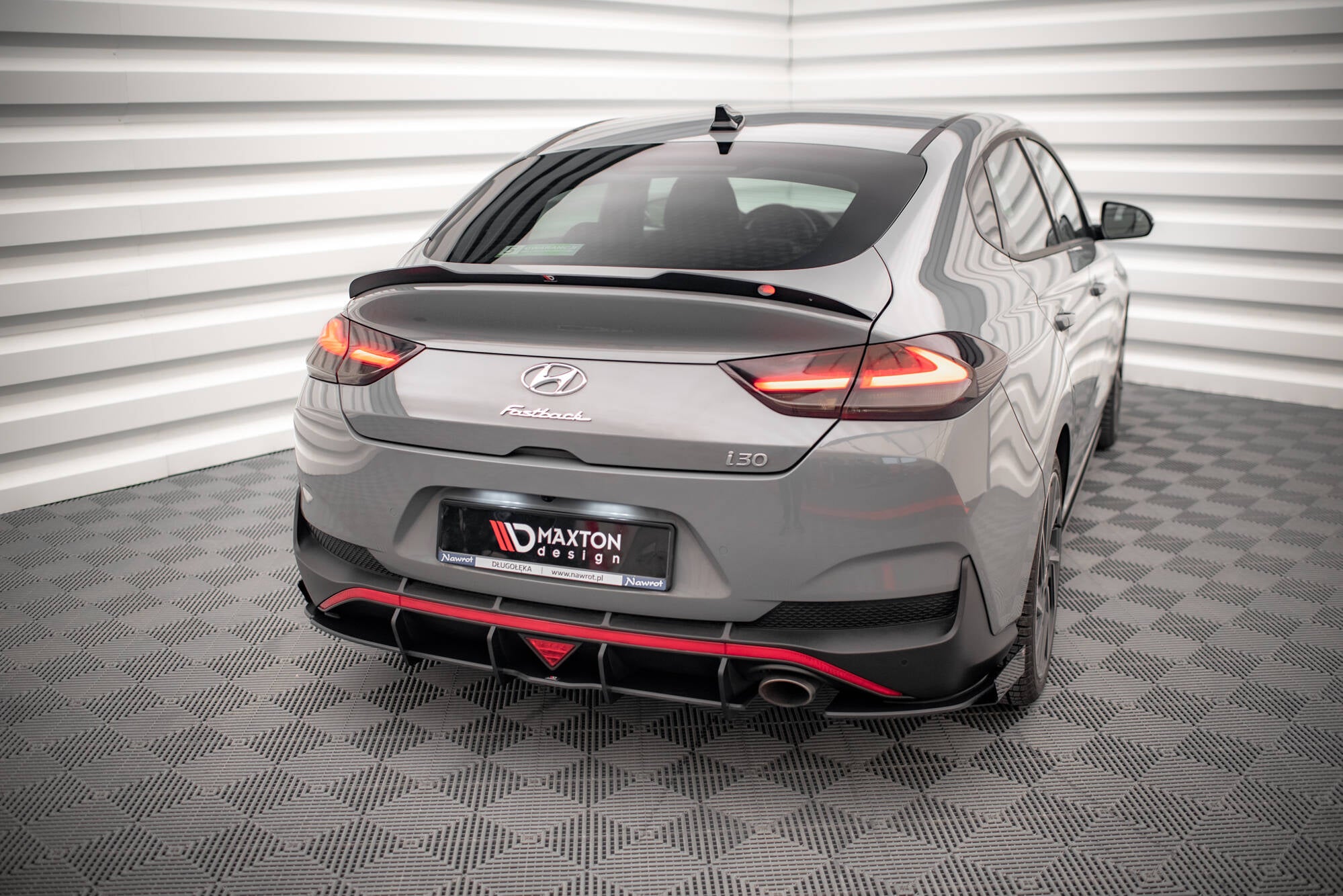 Maxton Design Hintere Seiten Flaps passend für Hyundai I30 Fastback N-Line Mk3 Facelift schwarz Hochglanz