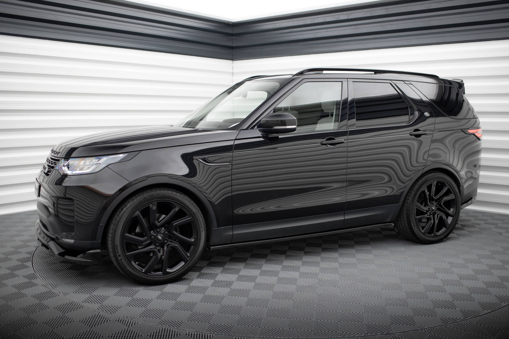 Maxton Design Street+ Seitenschweller Leisten passend für Land Rover Discovery HSE Mk5 schwarz Hochglanz