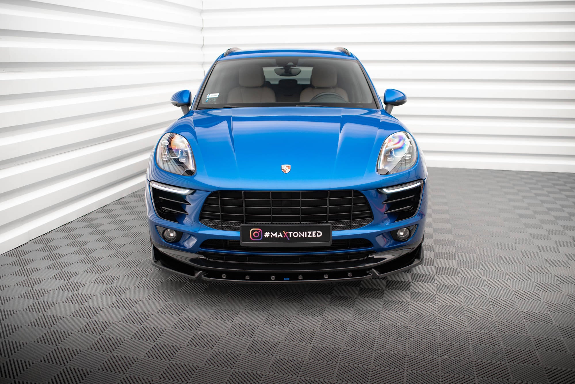 Maxton Design Street+ Spoilerlippe Front Ansatz V.2 passend für Porsche Macan Mk1 schwarz Hochglanz