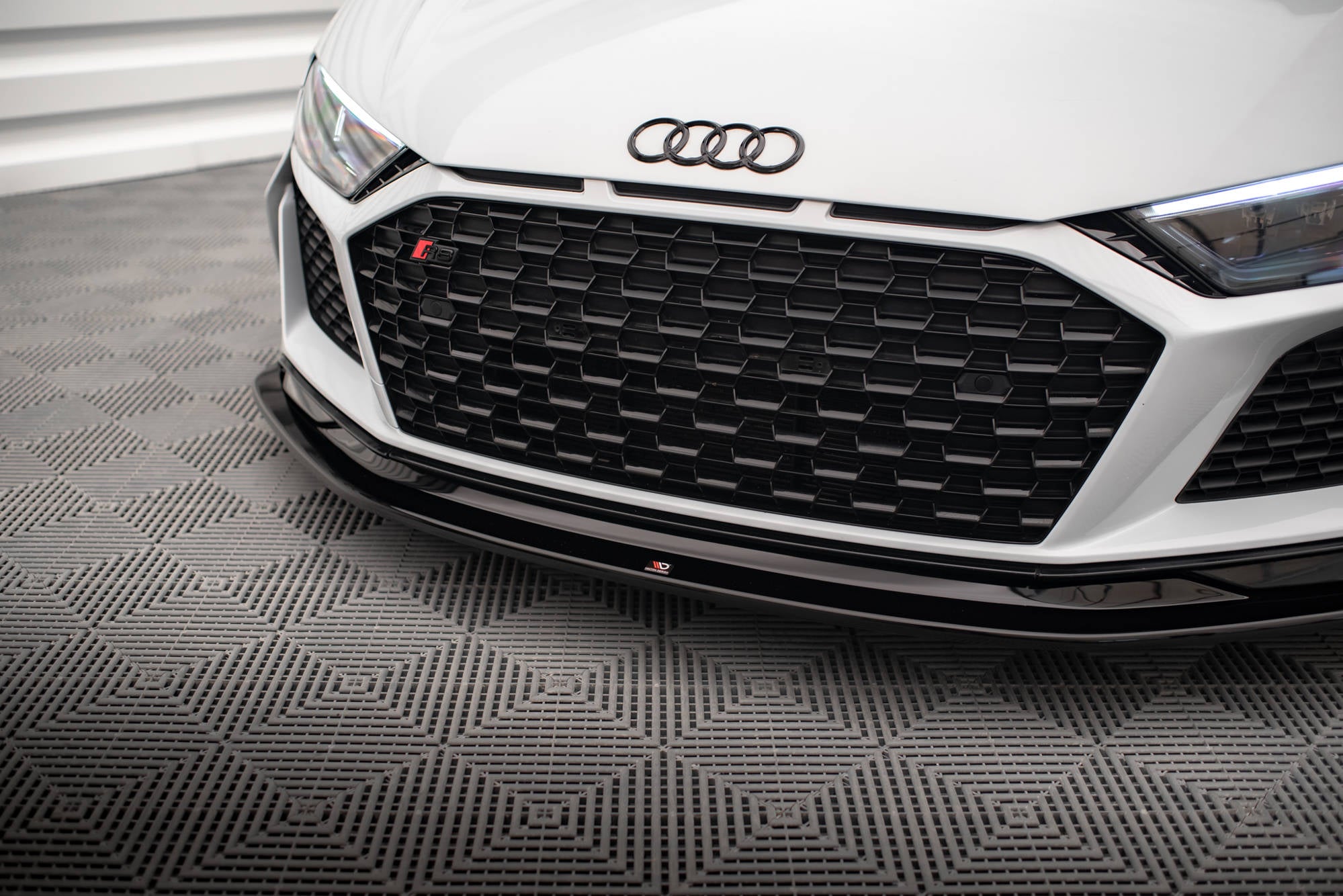Maxton Design Street+ Spoilerlippe Front Ansatz V.2 passend für Audi R8 Mk2 Facelift schwarz Hochglanz