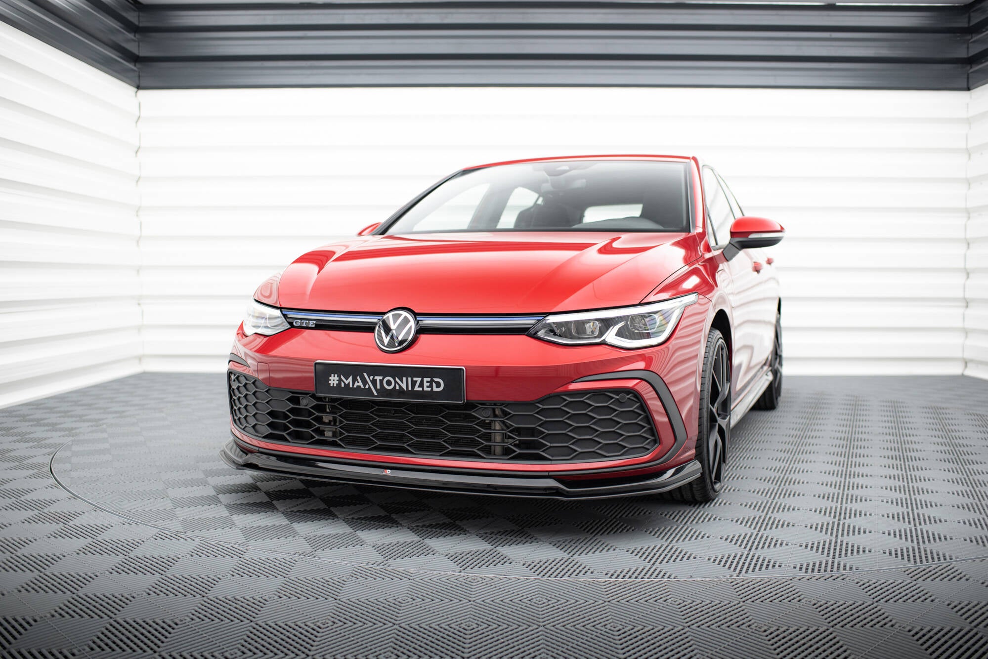 Maxton Design Street+ Spoilerlippe Front Ansatz V.6 passend für VW Golf GTI / GTE / GTD / R-Line Mk8 schwarz Hochglanz