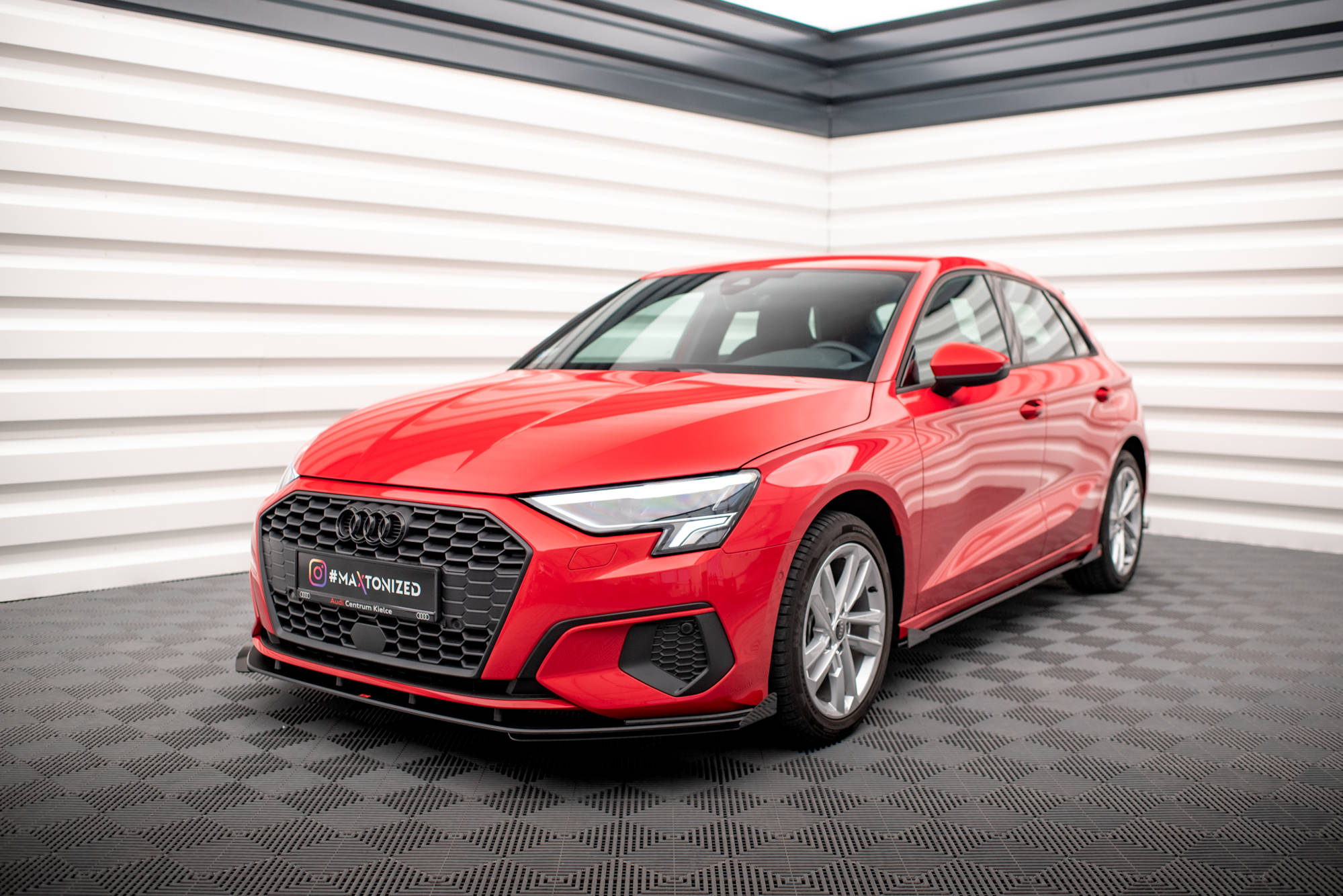 Maxton Design Street Pro Street+ Spoilerlippe Front Ansatz + Flaps passend für Audi A3 8Y schwarz Hochglanz