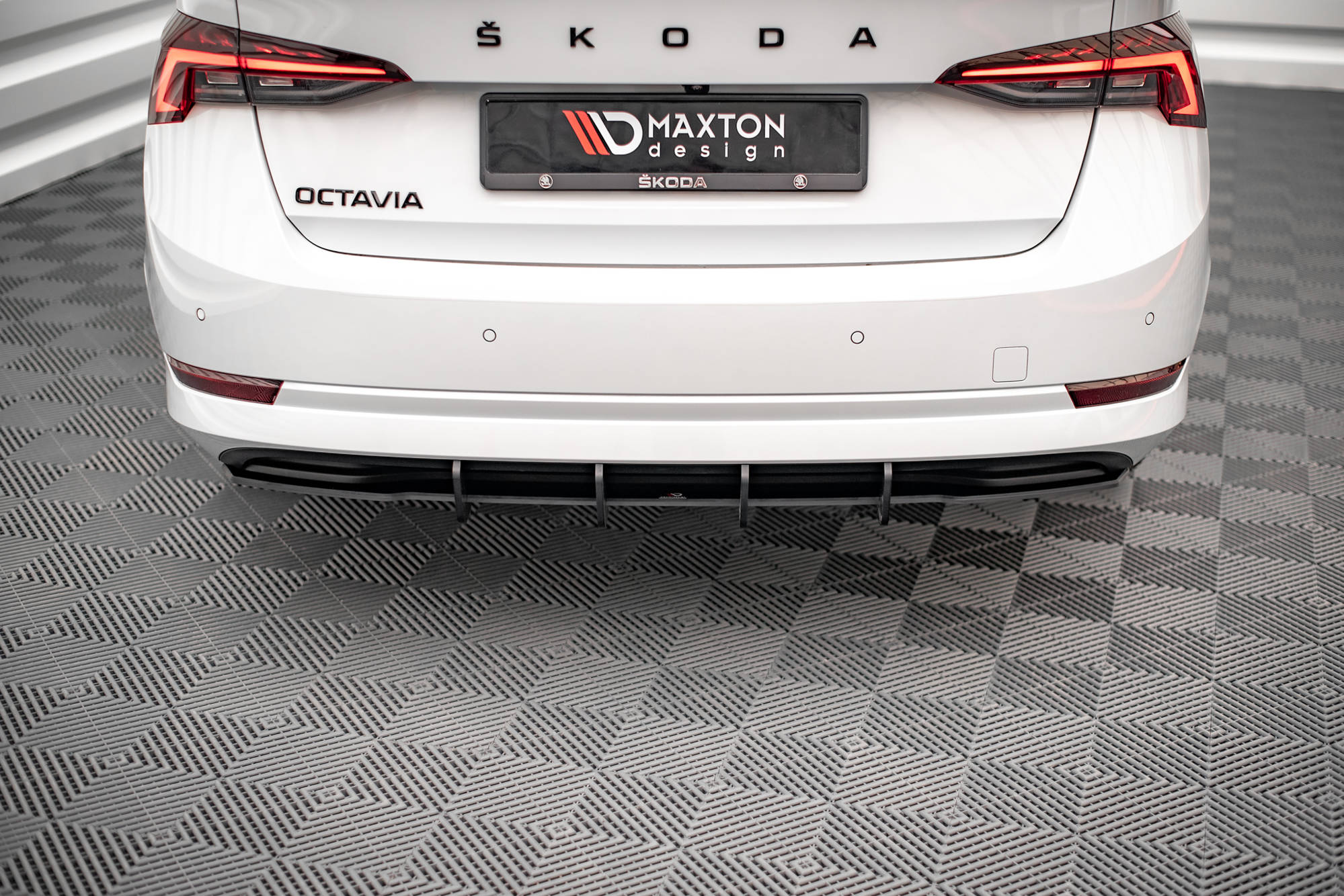 Maxton Design Street Pro Heckschürze passend für Skoda Octavia Mk4