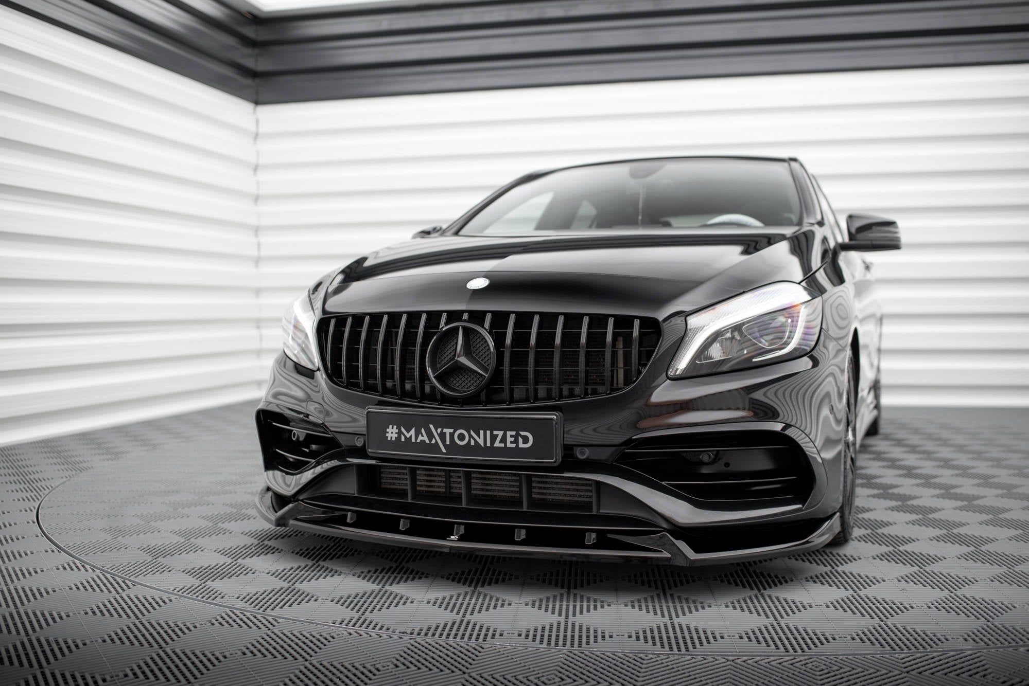 Maxton Design Street+ Spoilerlippe Front Ansatz V.2 passend für Mercedes-Benz A AMG-Line W176 Facelift schwarz Hochglanz