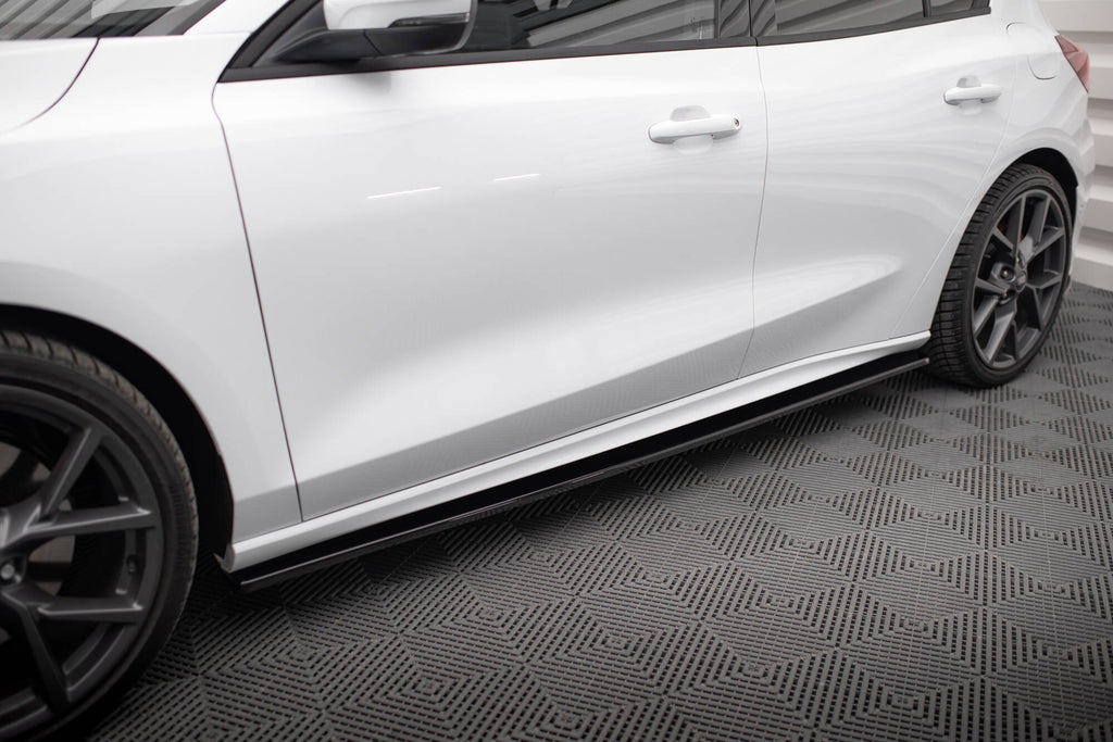 Maxton Design Street+ Seitenschweller Leisten passend für V.1 passend für Ford Focus ST / ST-Line Mk4 Facelift schwarz Hochglanz