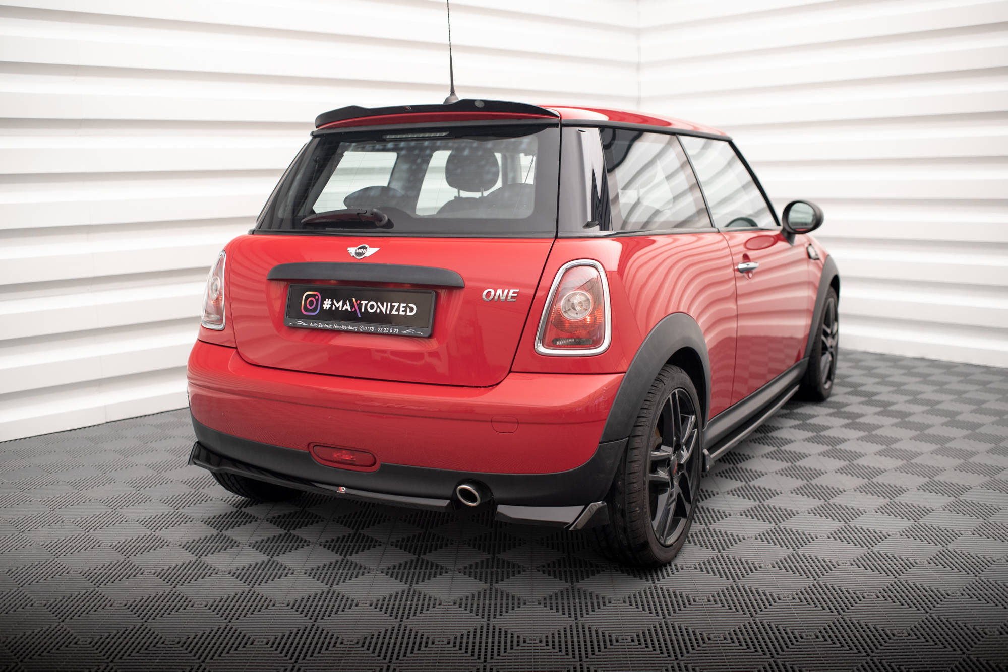Maxton Design Heck Ansatz Flaps Diffusor passend für Mini One R56 schwarz Hochglanz