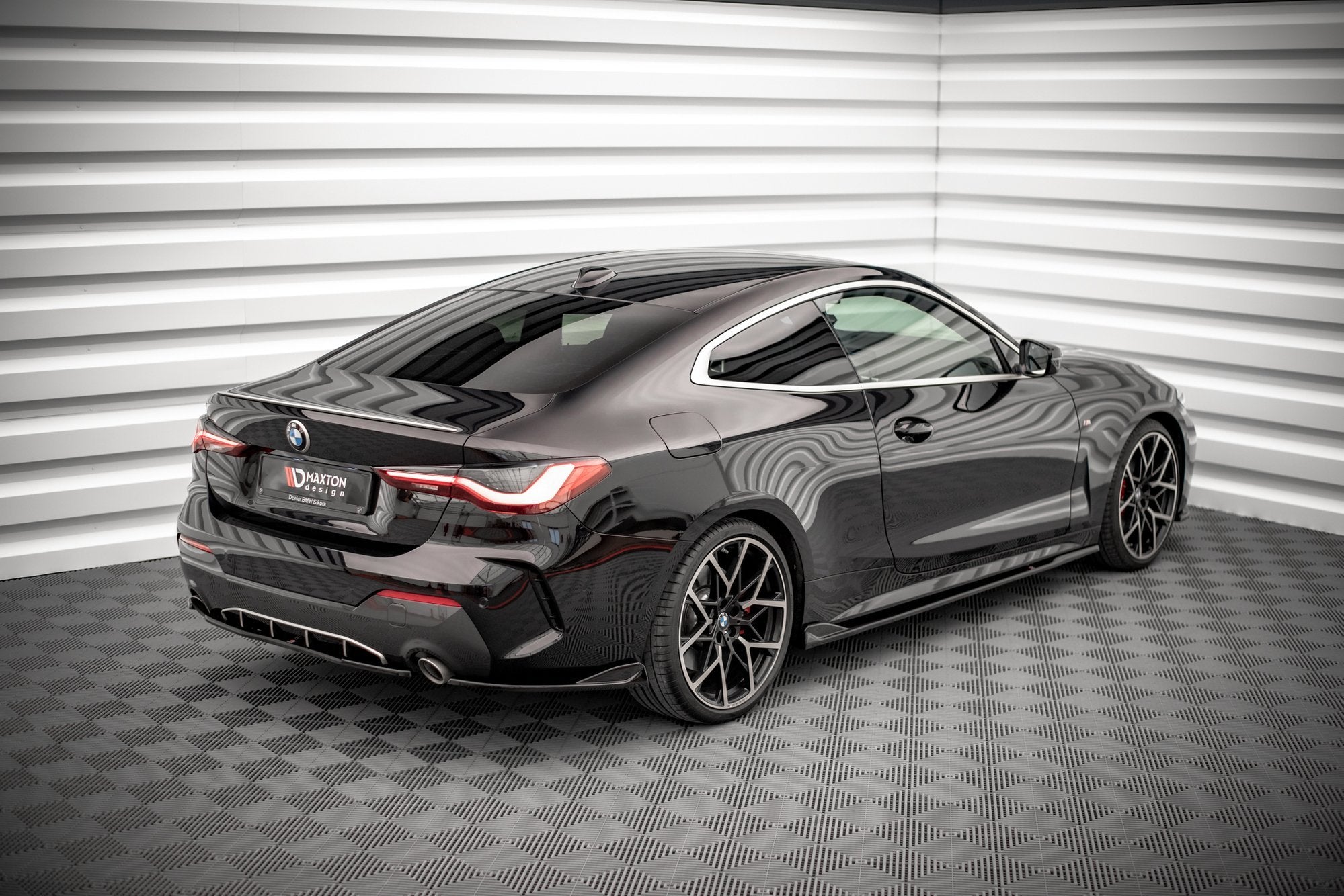 Maxton Design Heck Ansatz Flaps Diffusor V.2 passend für BMW 4er M-Paket G22 / G23 / G22 Facelift / G23 Facelift schwarz Hochglanz